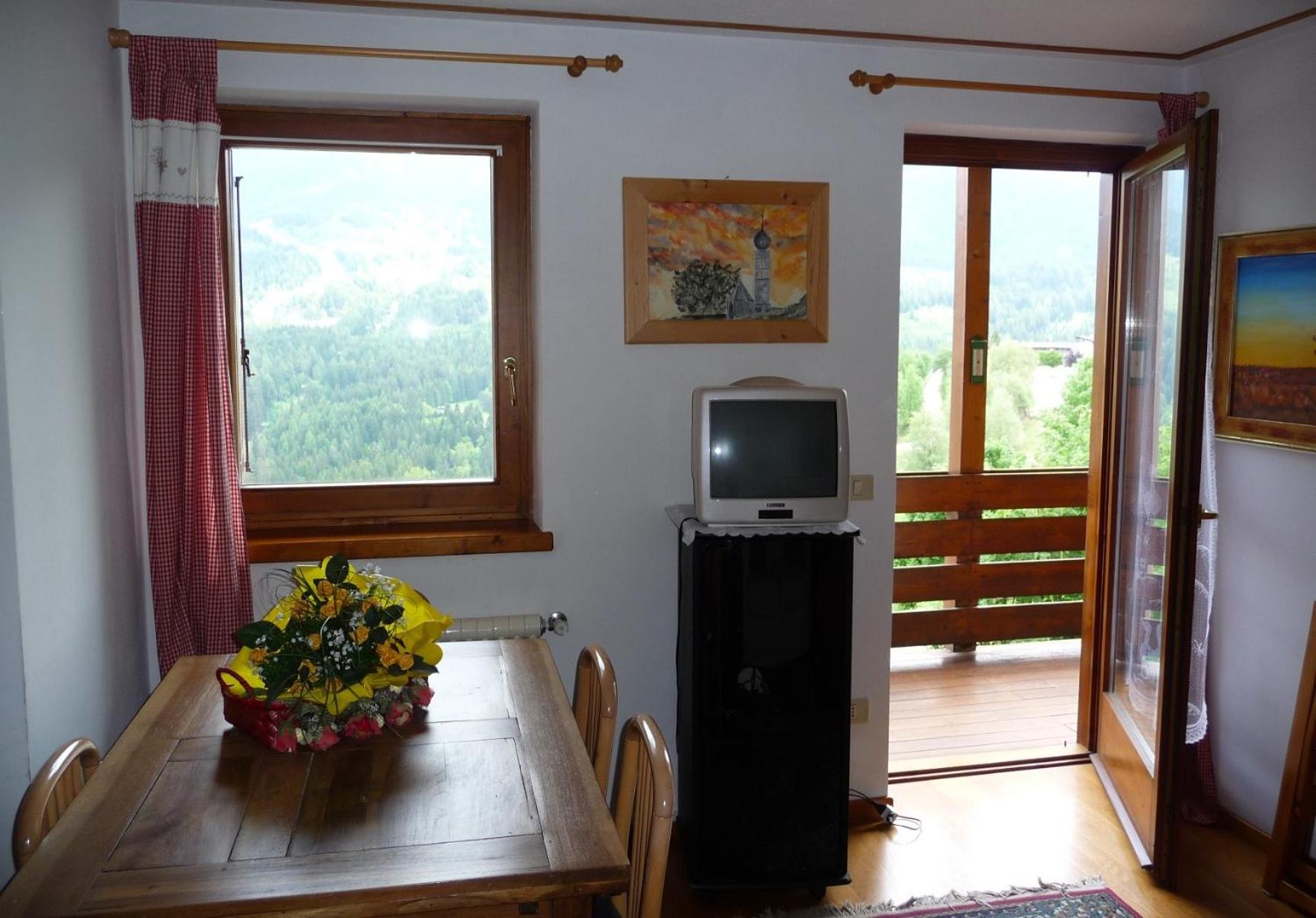 Two-Bedroom Apartment (4 Adults) - Photo 2