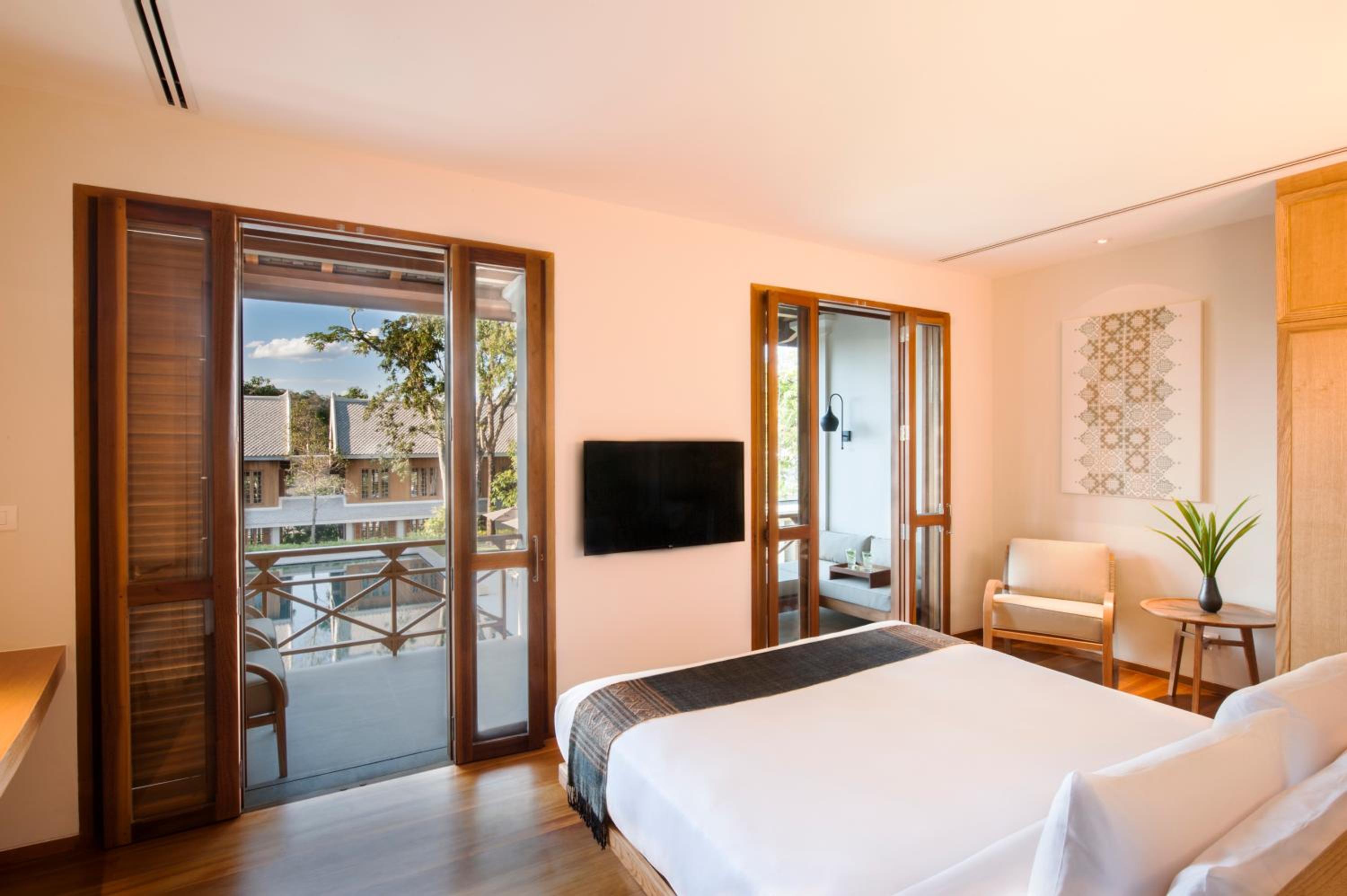 AVANI Deluxe Pool View with Sunset Cruise Experience