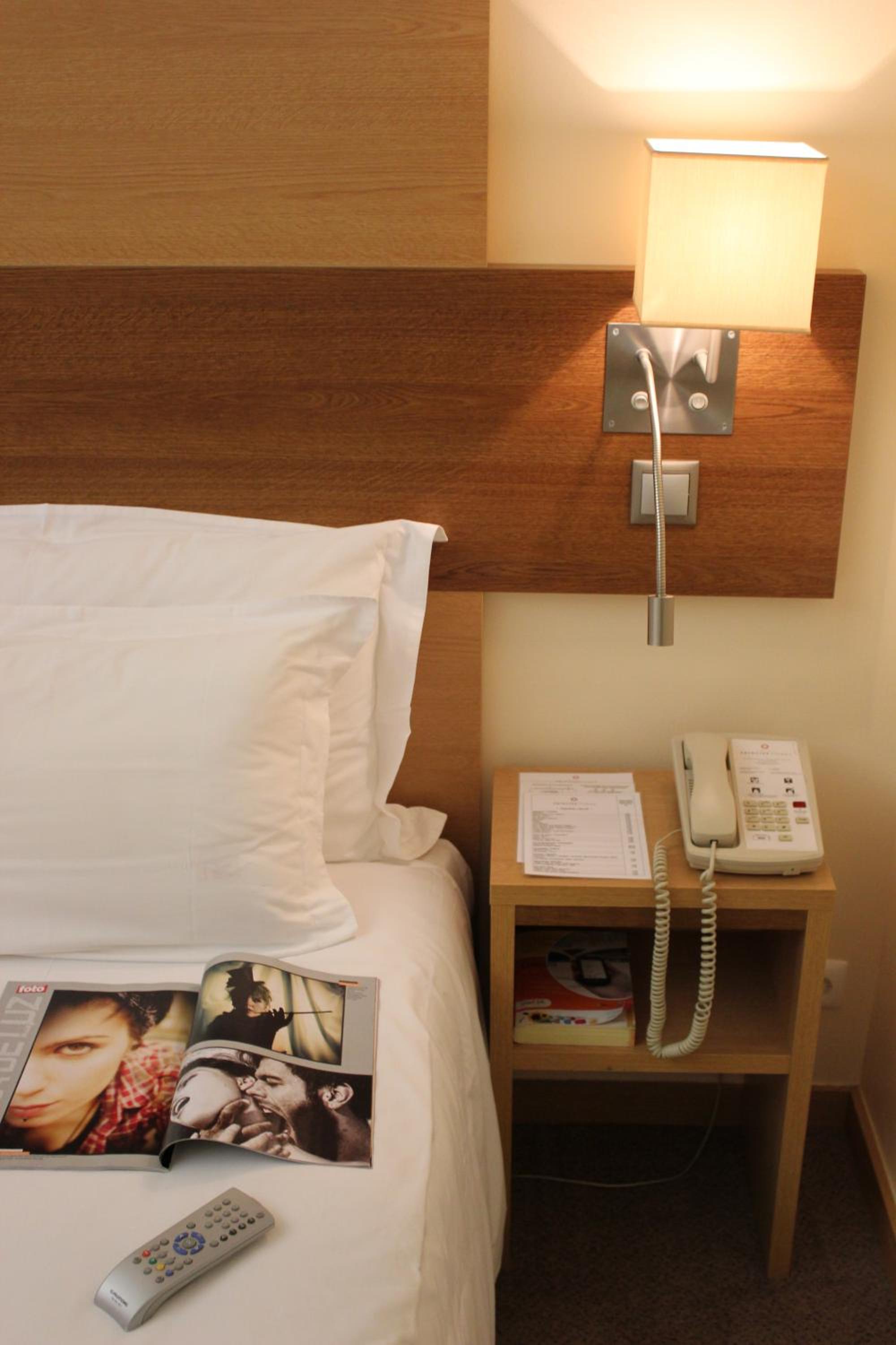 Double or Twin Room - Photo 19
