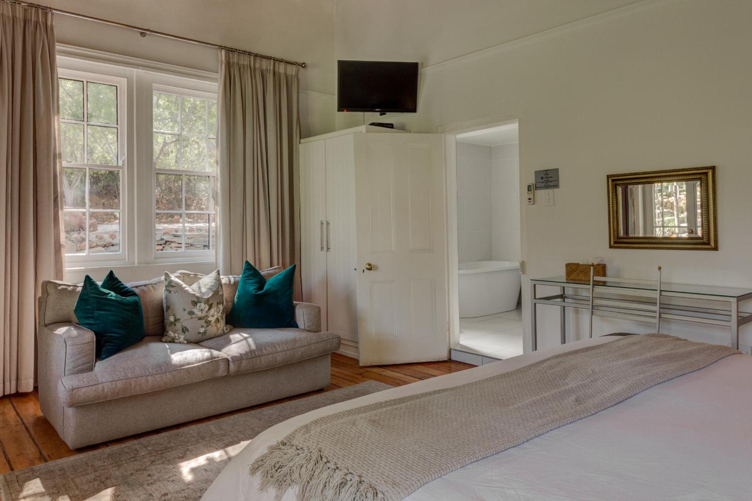Standard Double or Twin Room - Photo 19