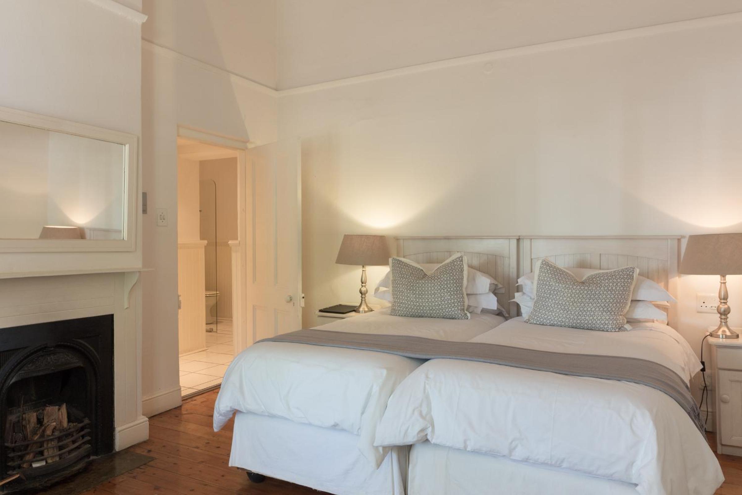 Standard Double or Twin Room - Photo 2