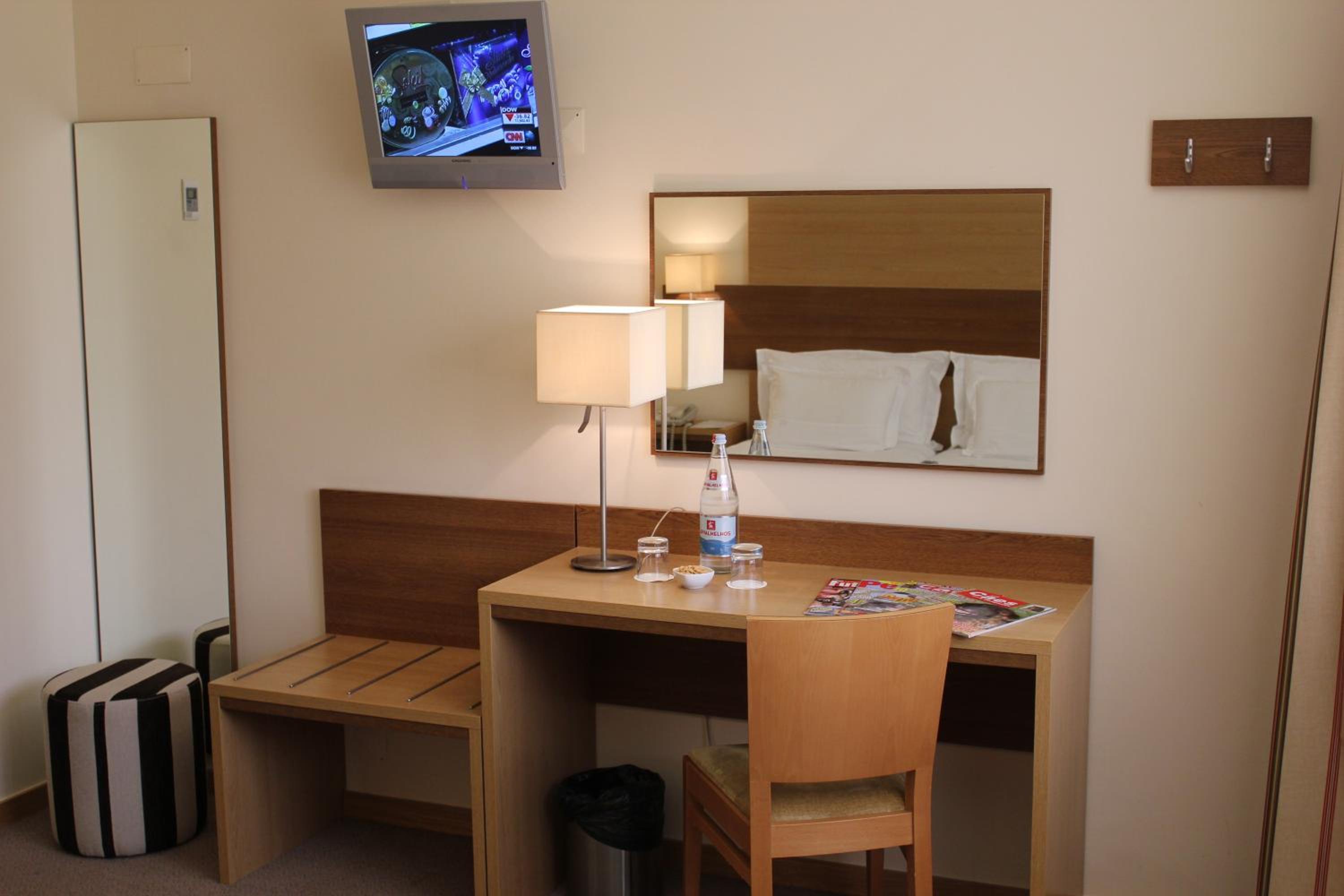 Double or Twin Room - Photo 17