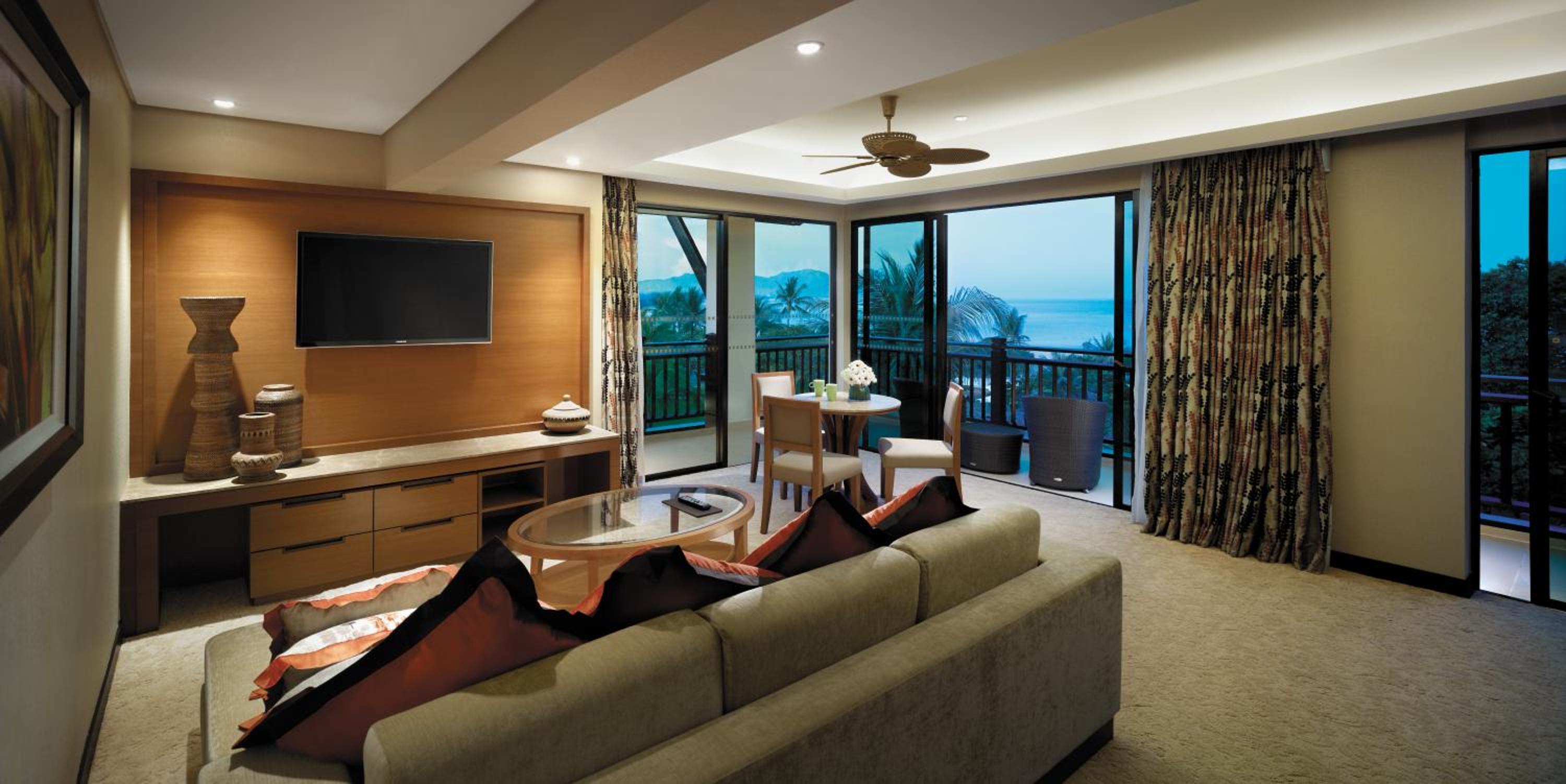 Garden Wing Executive Suite - Photo 4