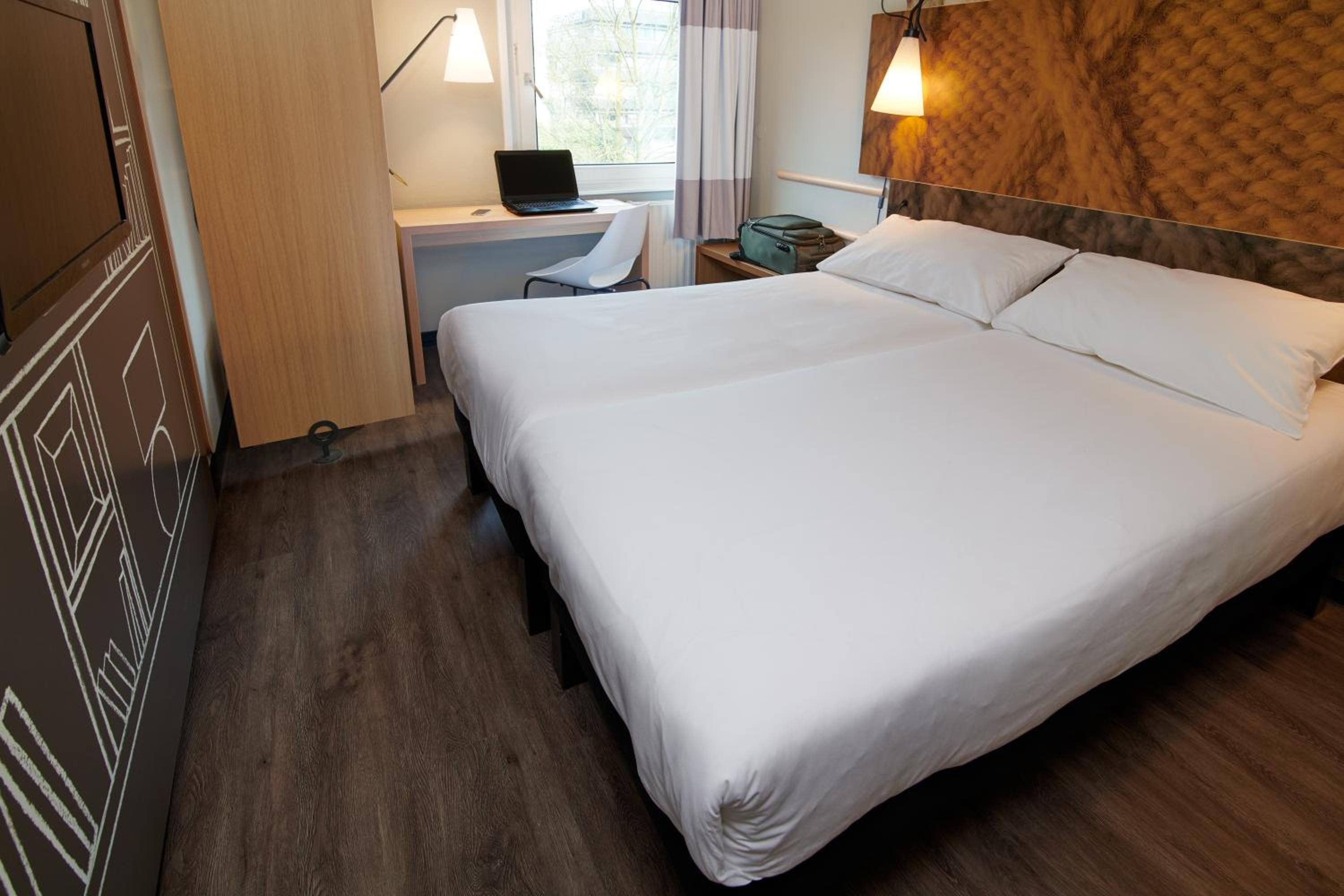 Standard Room with Two Single Beds - Photo 3