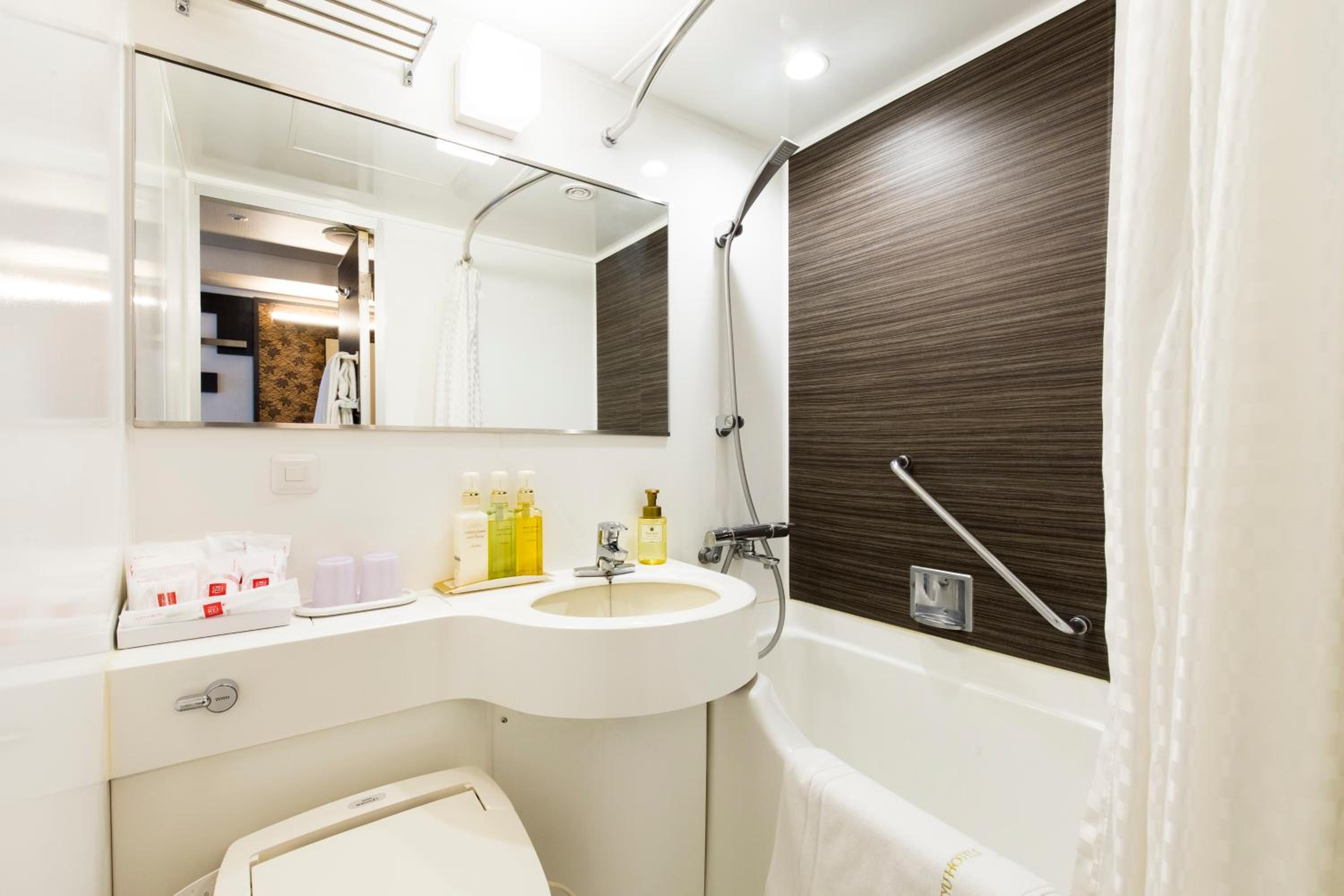 Single Room (Female Only) - Non-Smoking photo 2