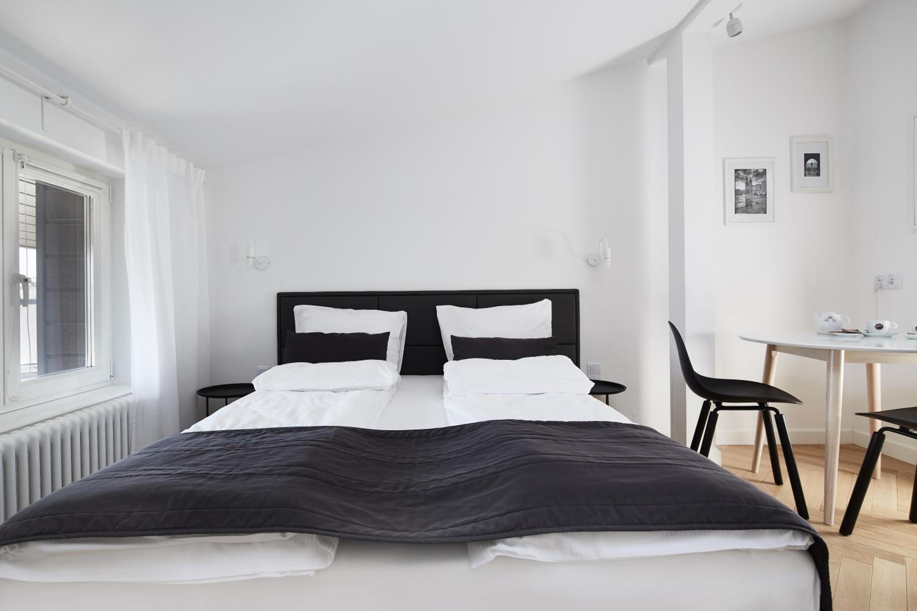 Room Attic - Photo 10