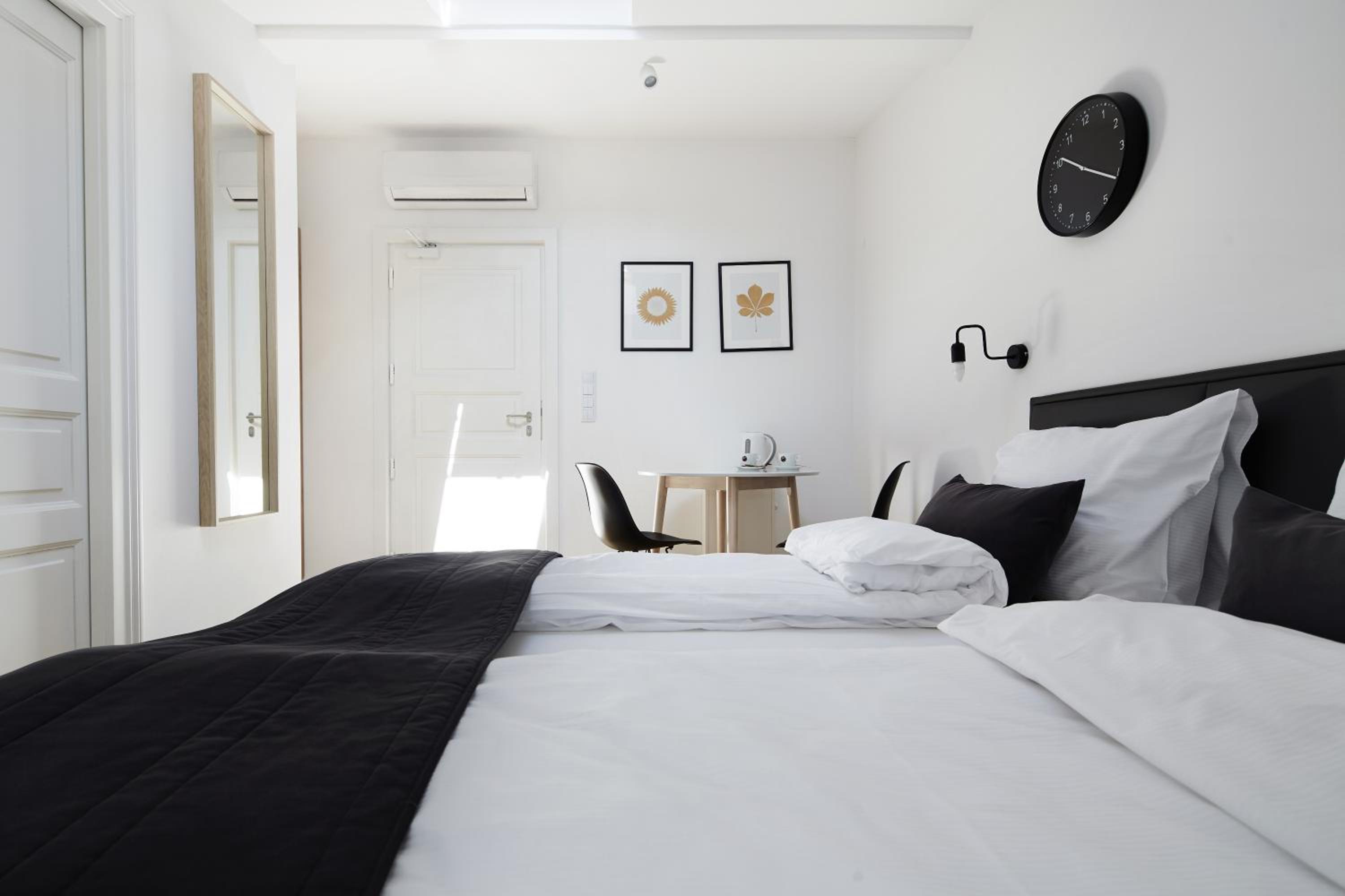 Room Attic - Photo 4