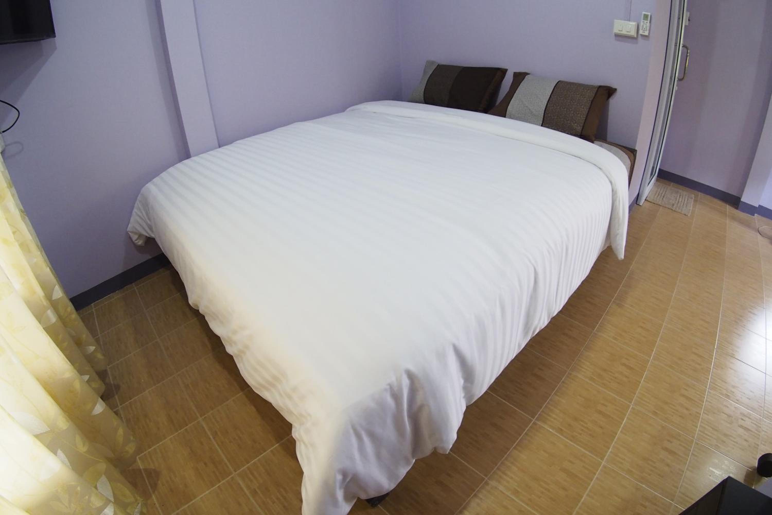 Double Room with Private Bathroom - Photo 4