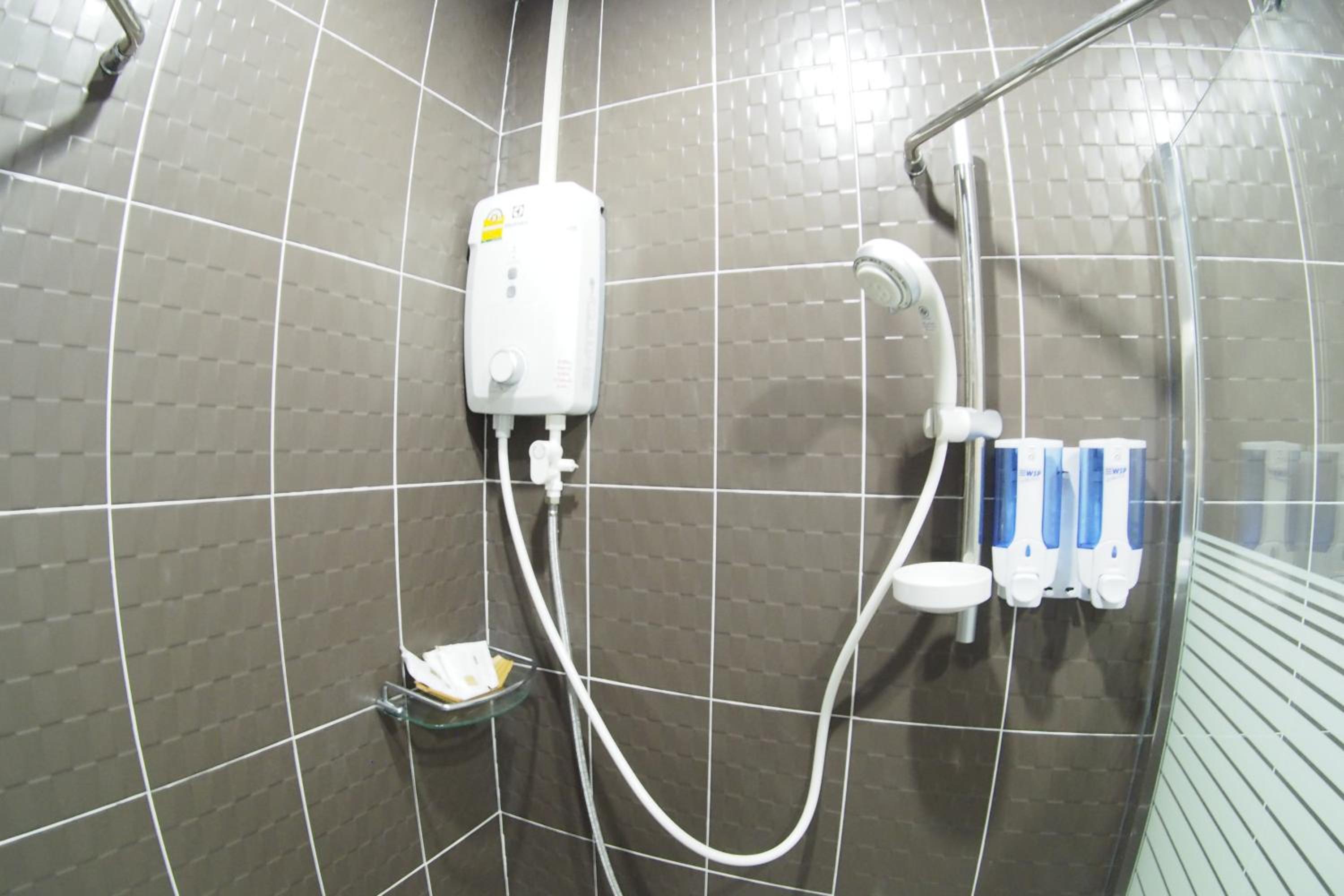 Double Room with Private Bathroom - Photo 9