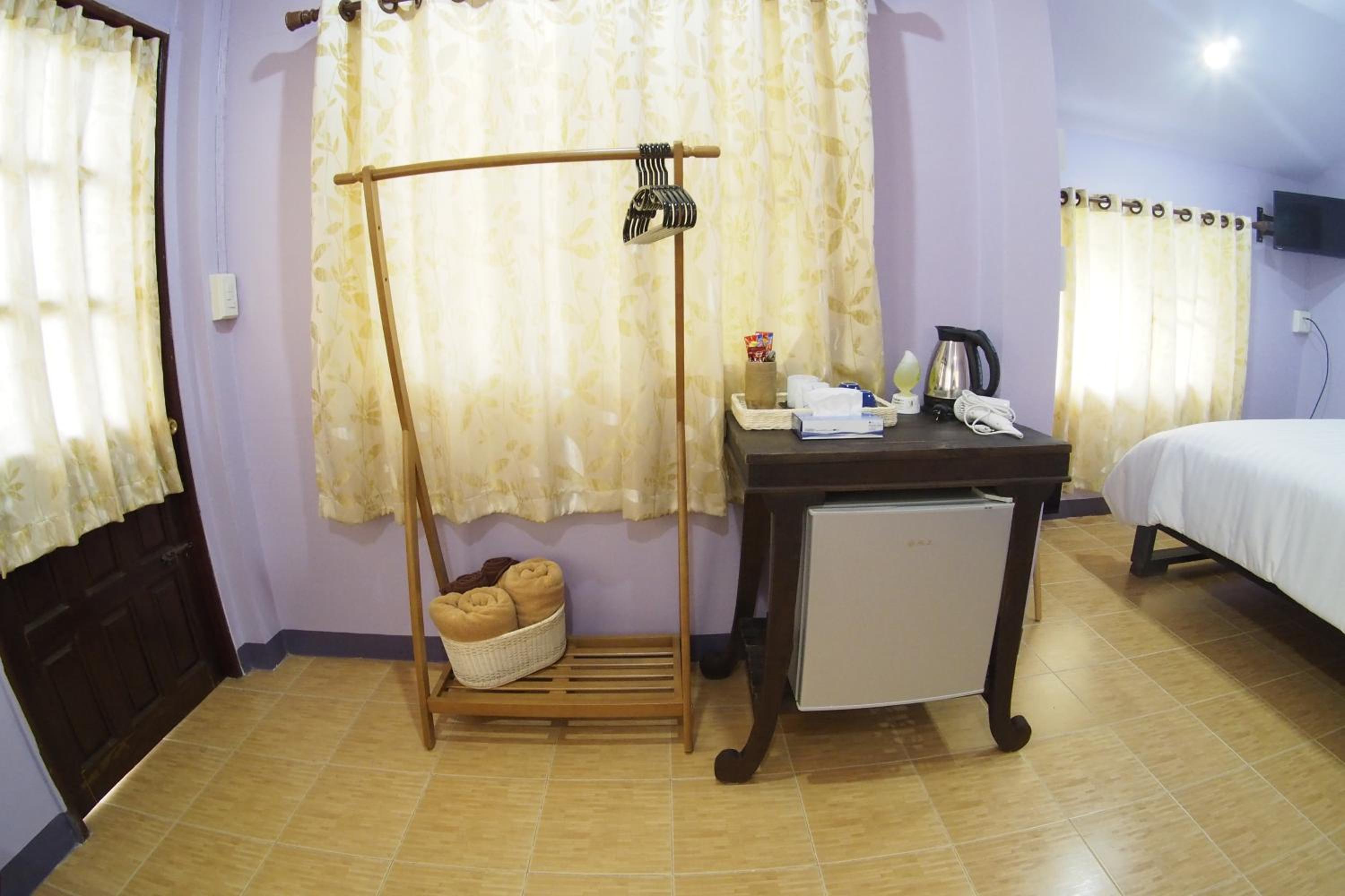 Double Room with Private Bathroom - Photo 22