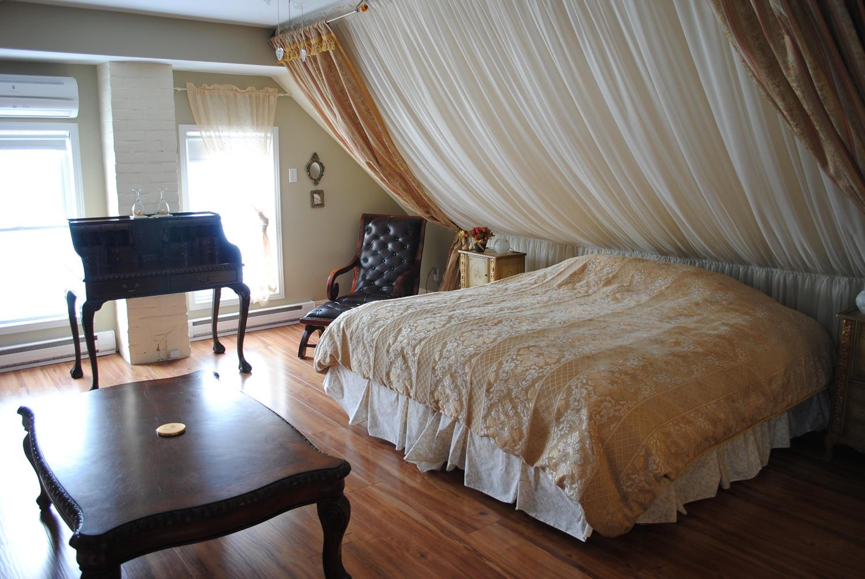 King Suite photo 2