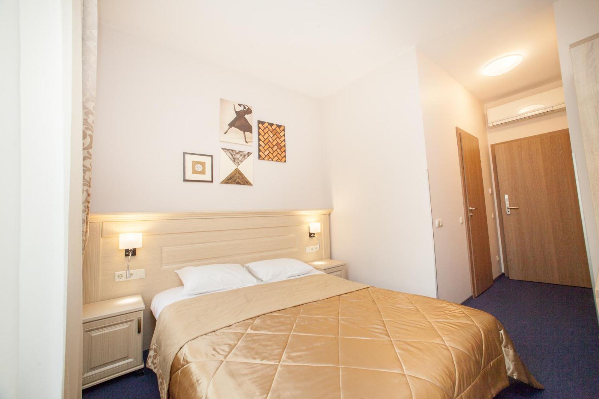 Standard Double Room photo 2