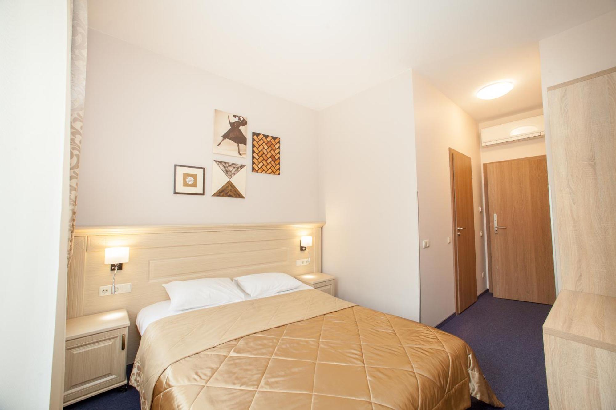 Standard Double Room photo 3