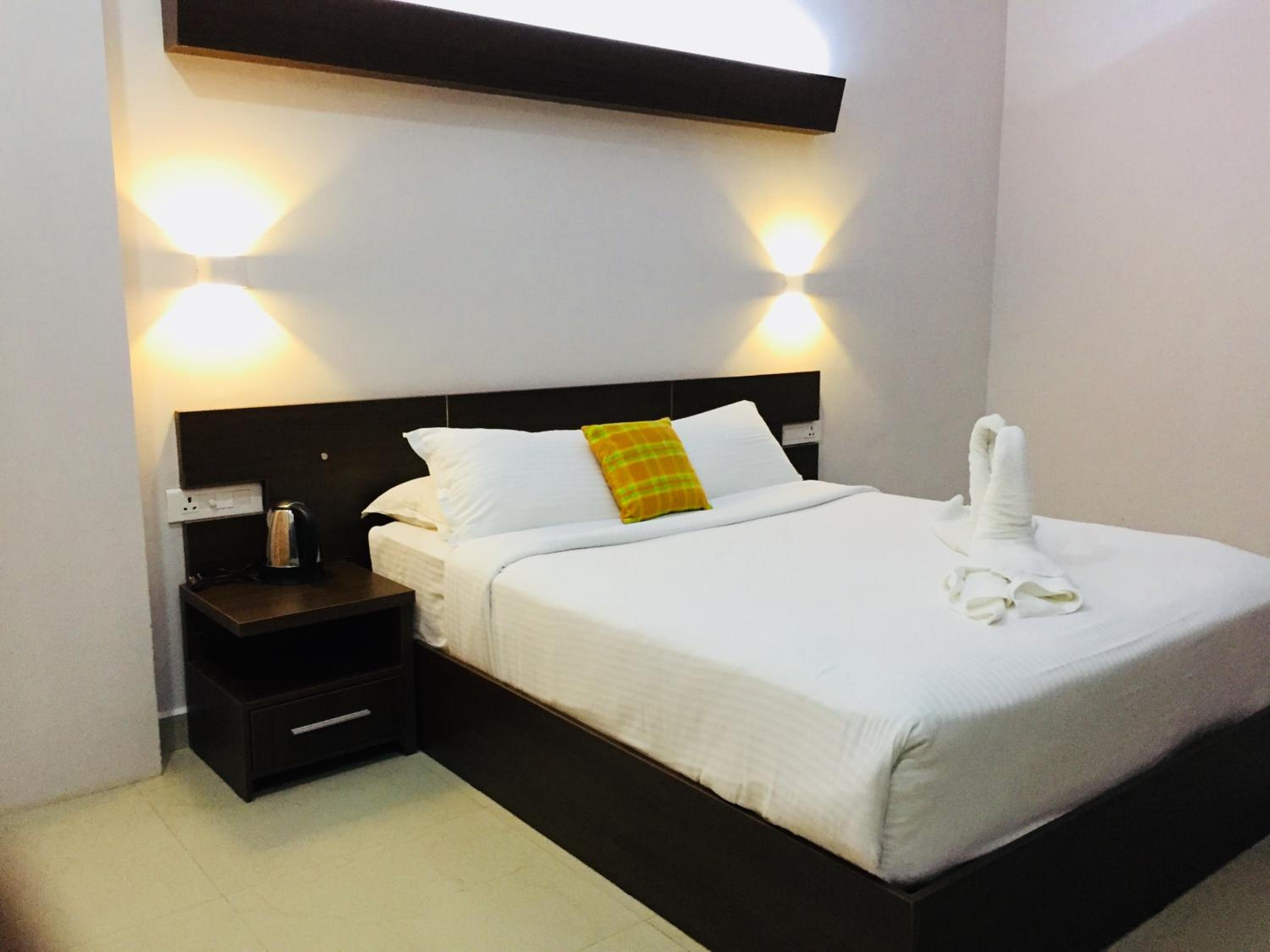 Valley View Room - Photo 13