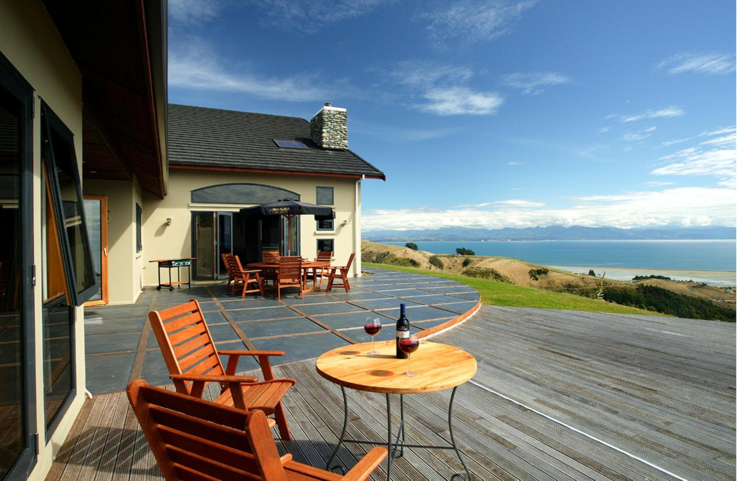 Queen Room with Mountain View