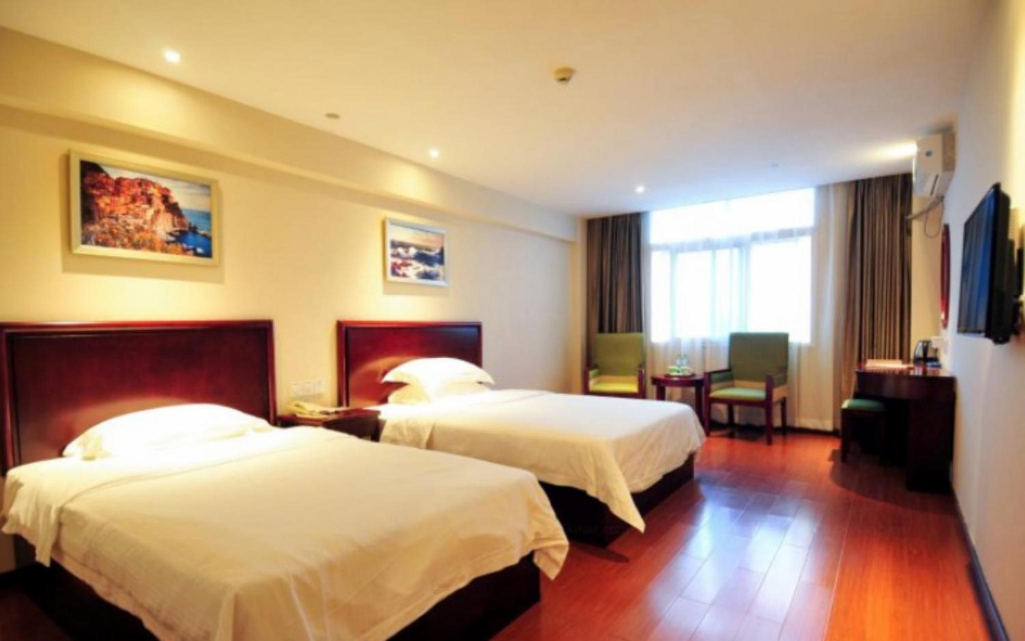 Mainland Chinese Citizens - Family Room - Photo 3
