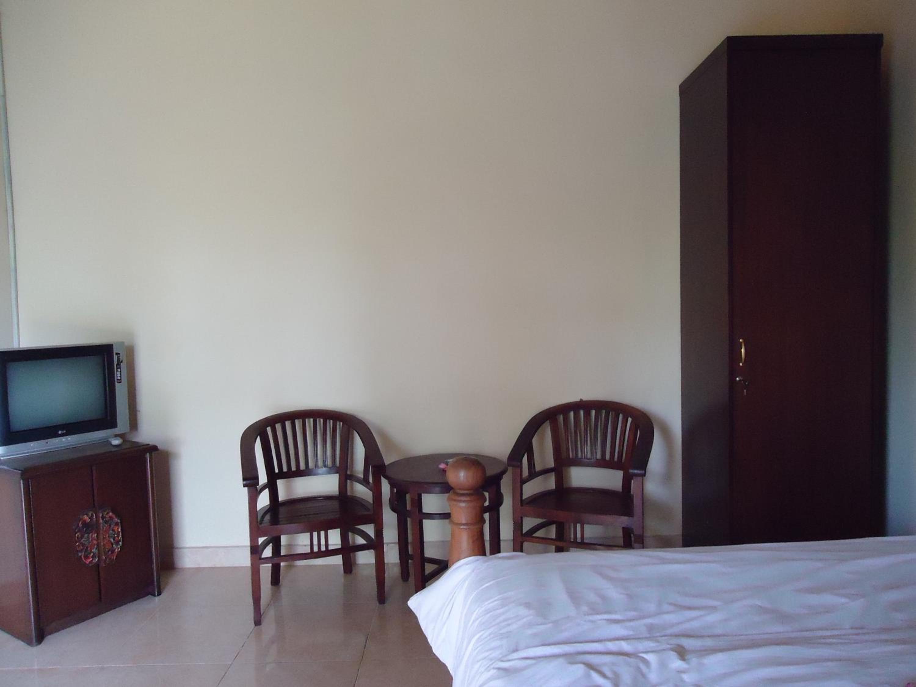 Standard Double or Twin Room - Photo 5