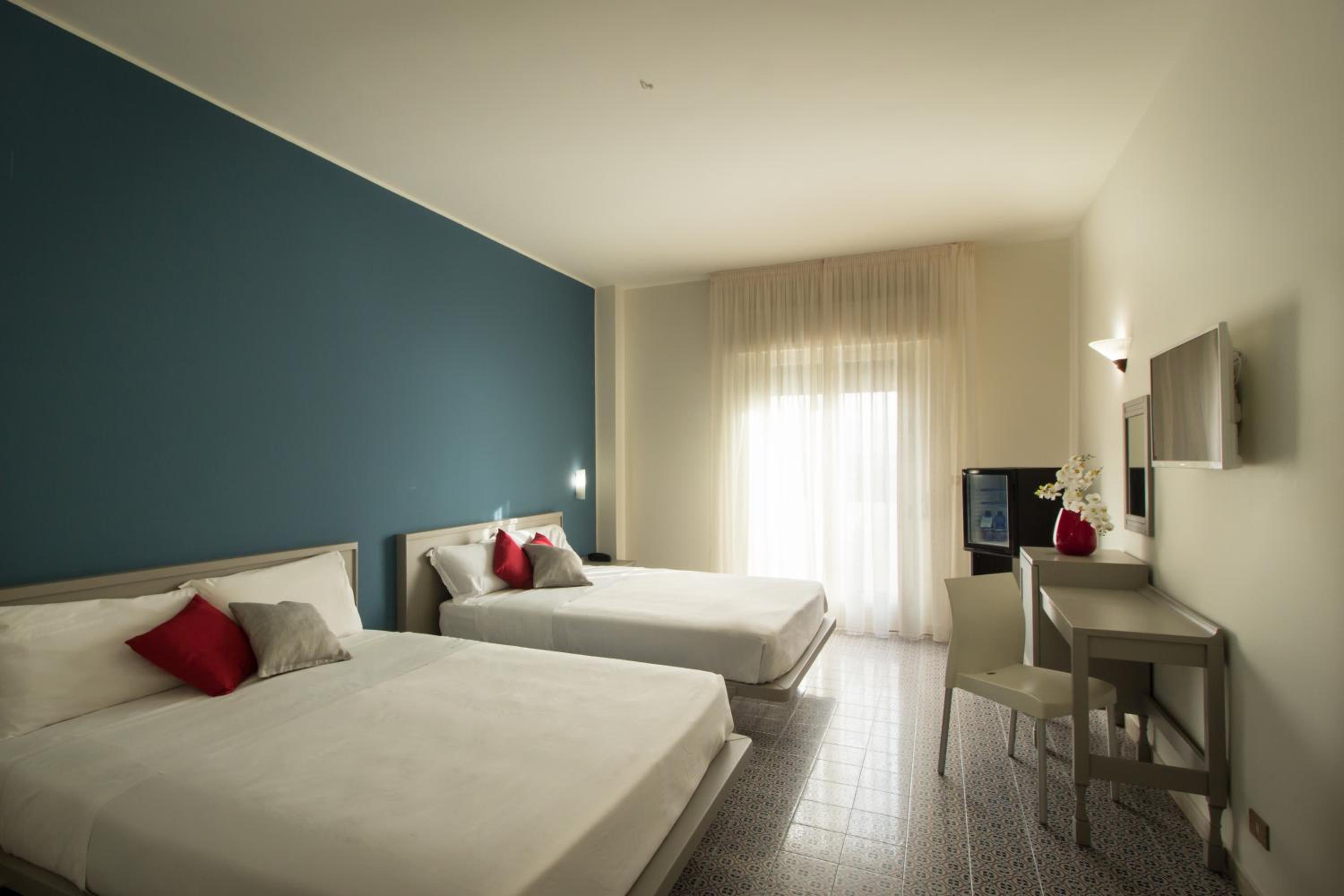 Classic Twin Room - Photo 4