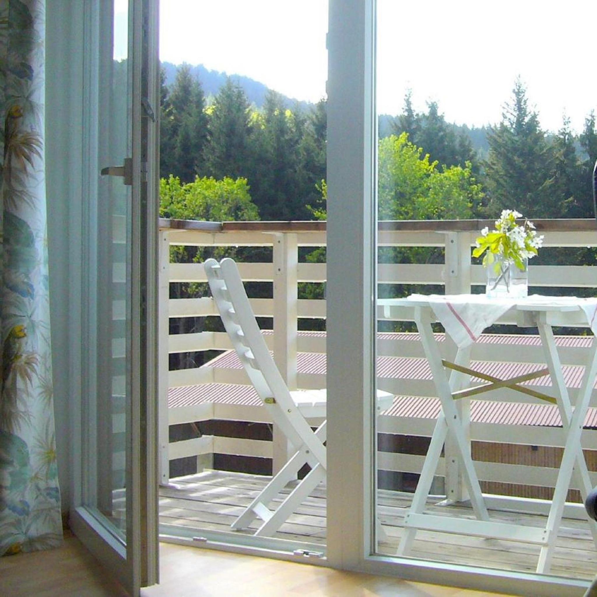 Apartment with Balcony photo 3