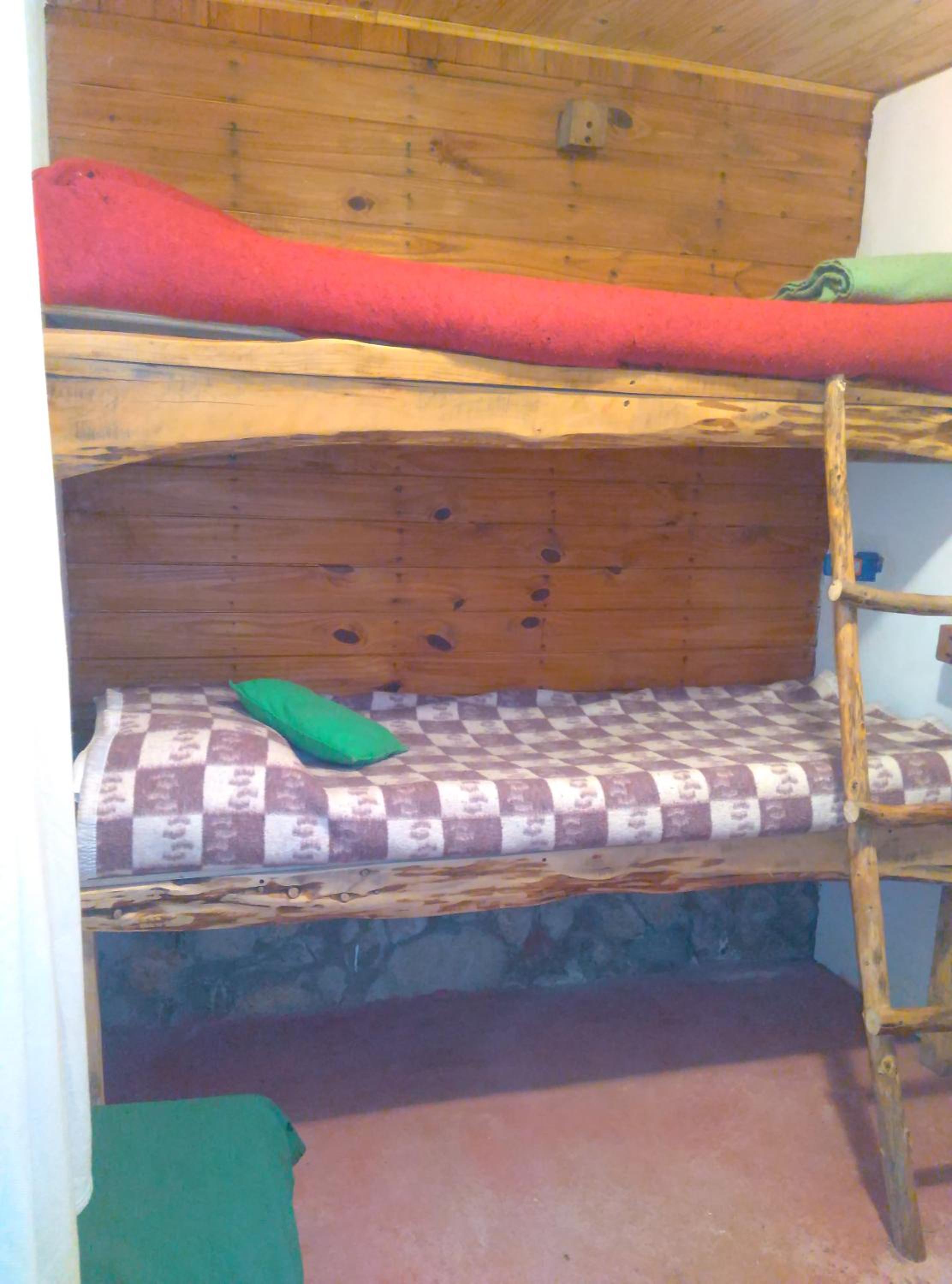 Economy Twin Room photo 2