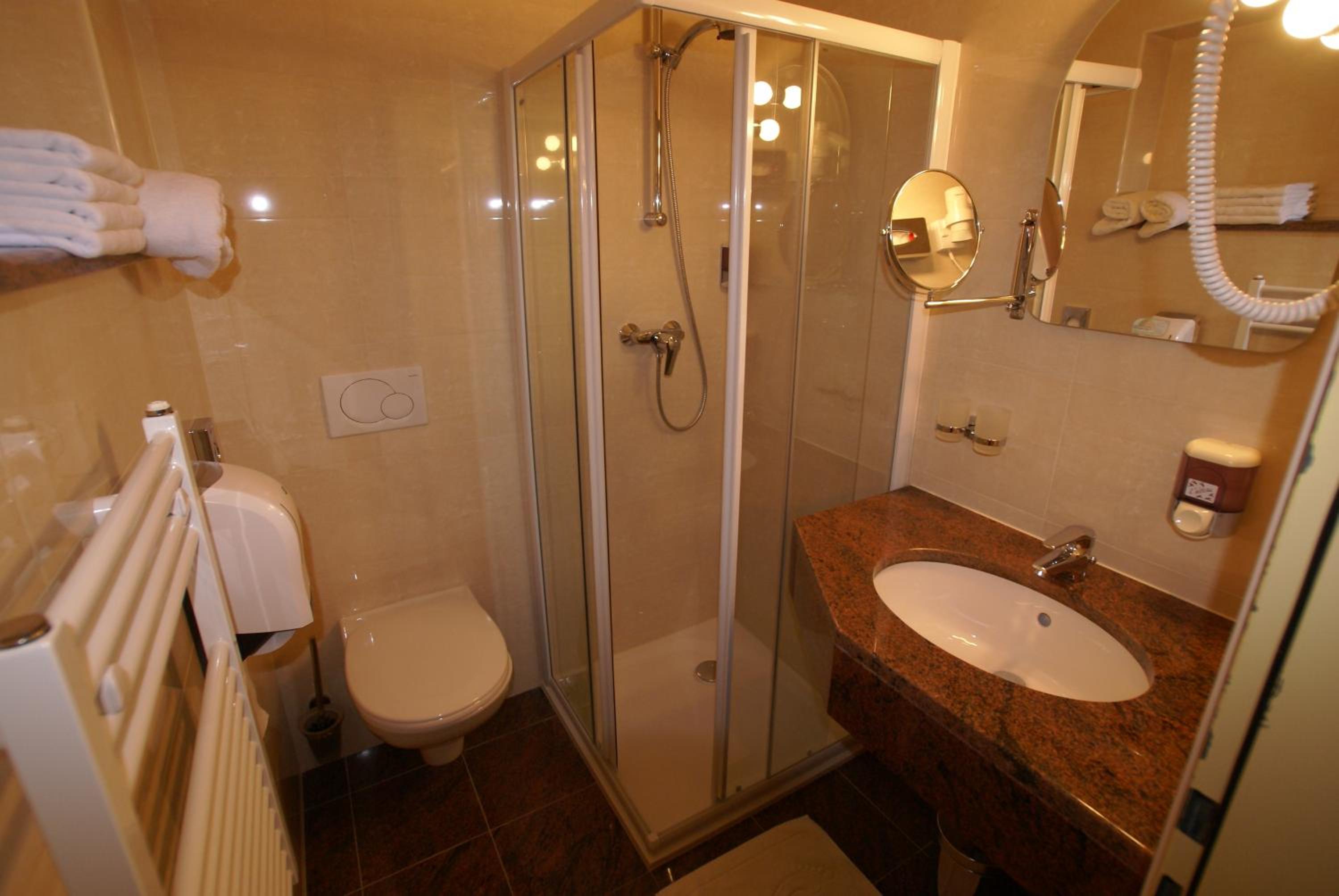Double Room - Photo 4