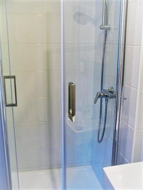 Standard Double Room - Photo 9