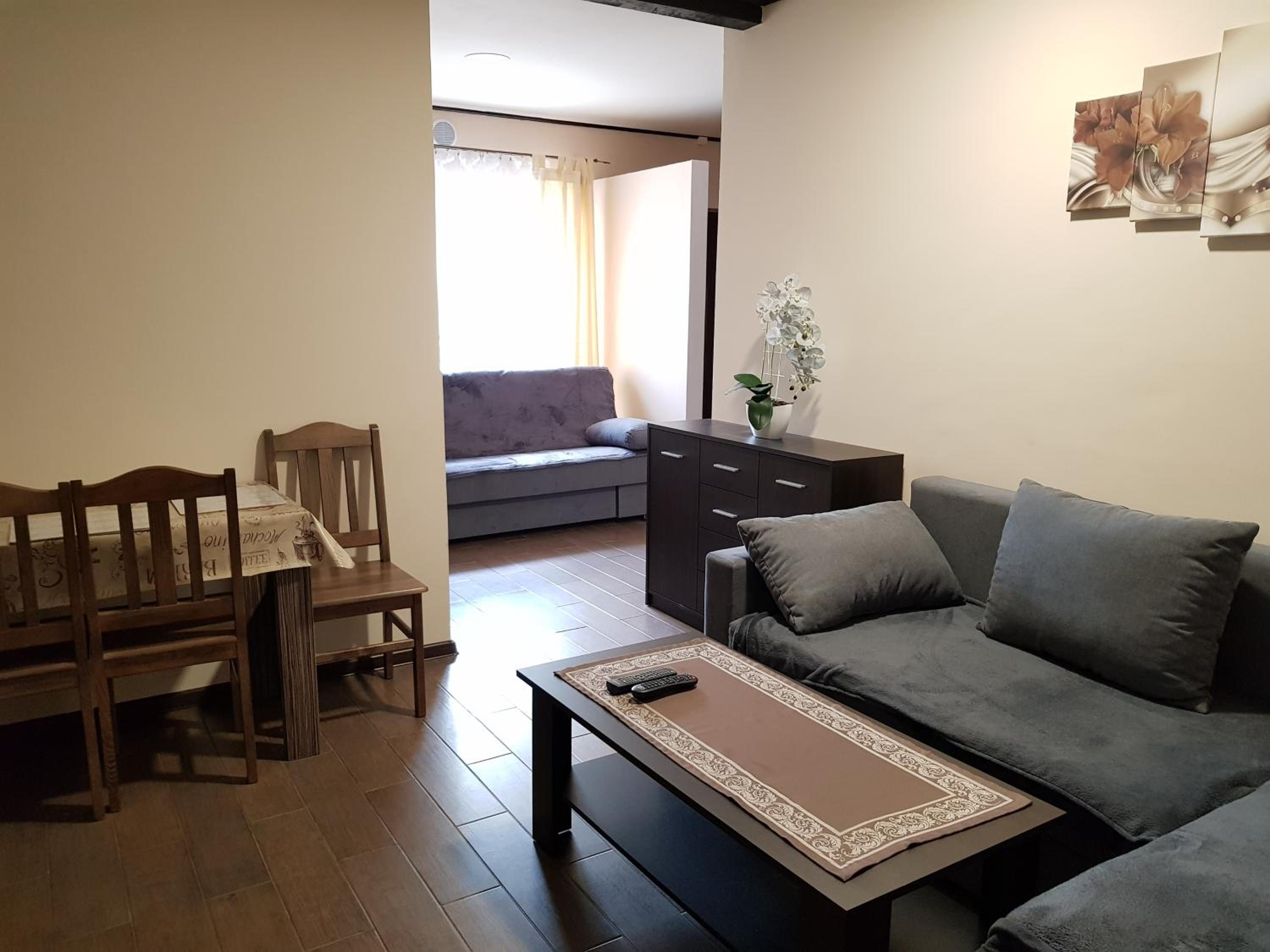 One-Bedroom Apartment - Photo 1