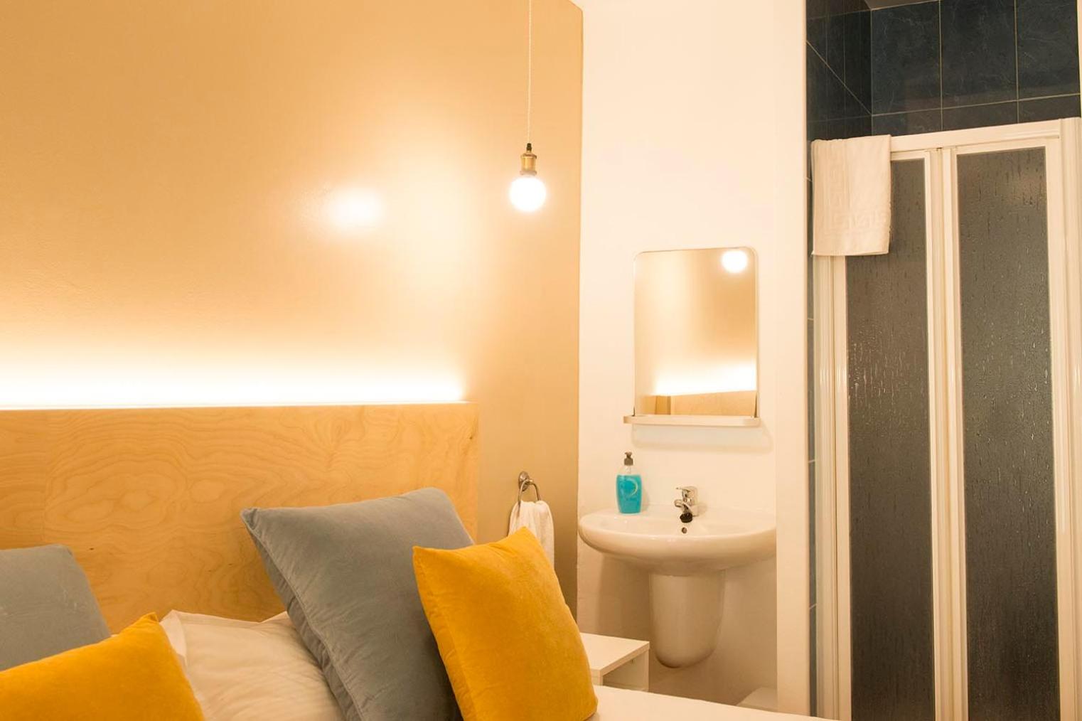 Habitación Doble con Baño Compartido