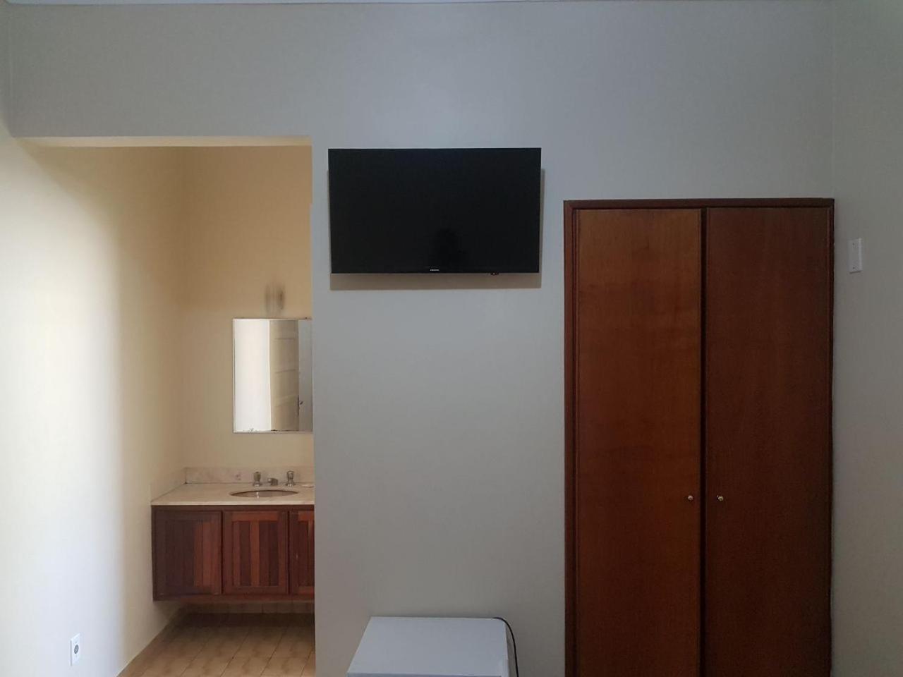 Family Room with Private Bathroom photo 1