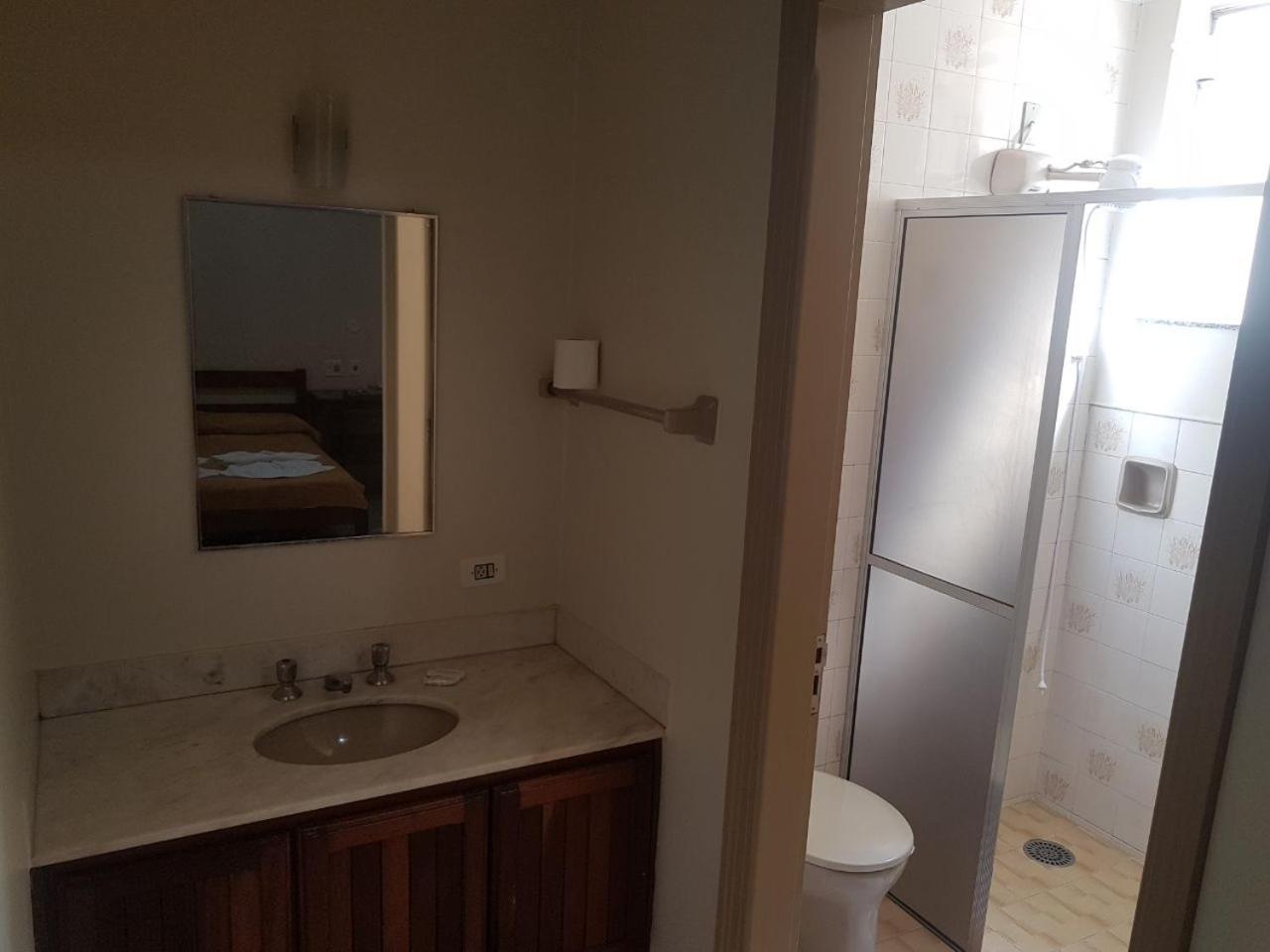 Family Room with Private Bathroom photo 2