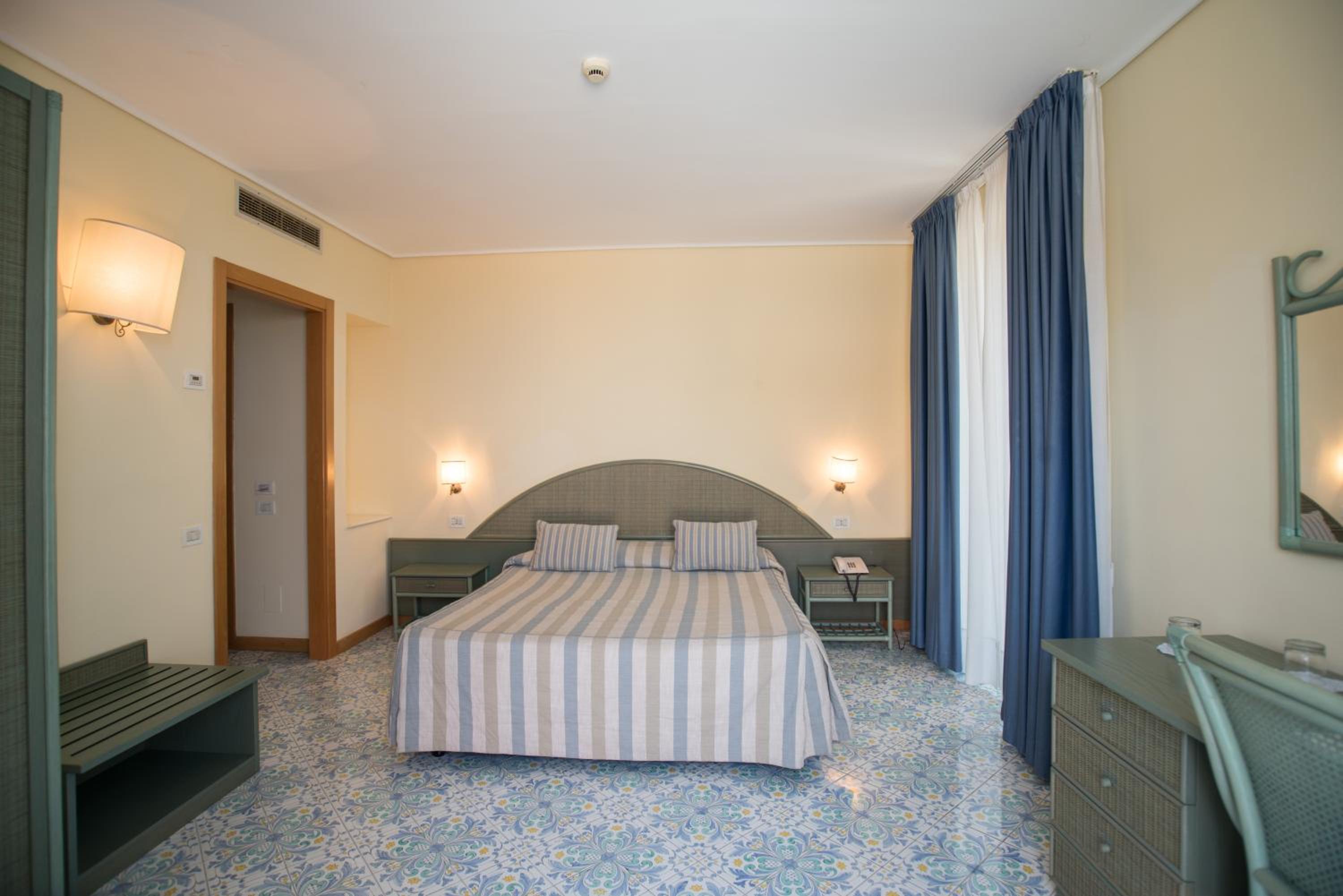 Superior Double Room - Photo 4