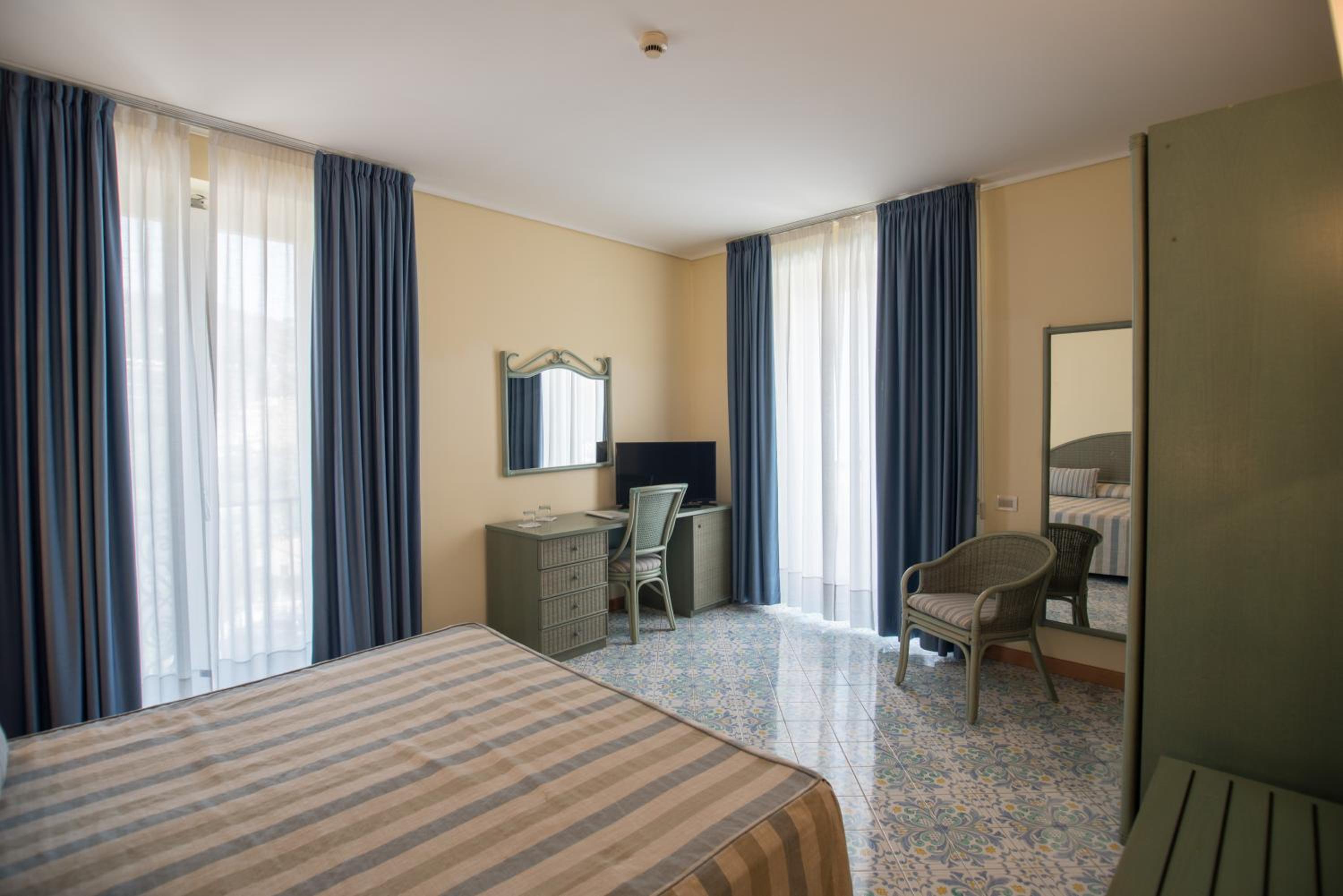 Superior Double Room - Photo 2