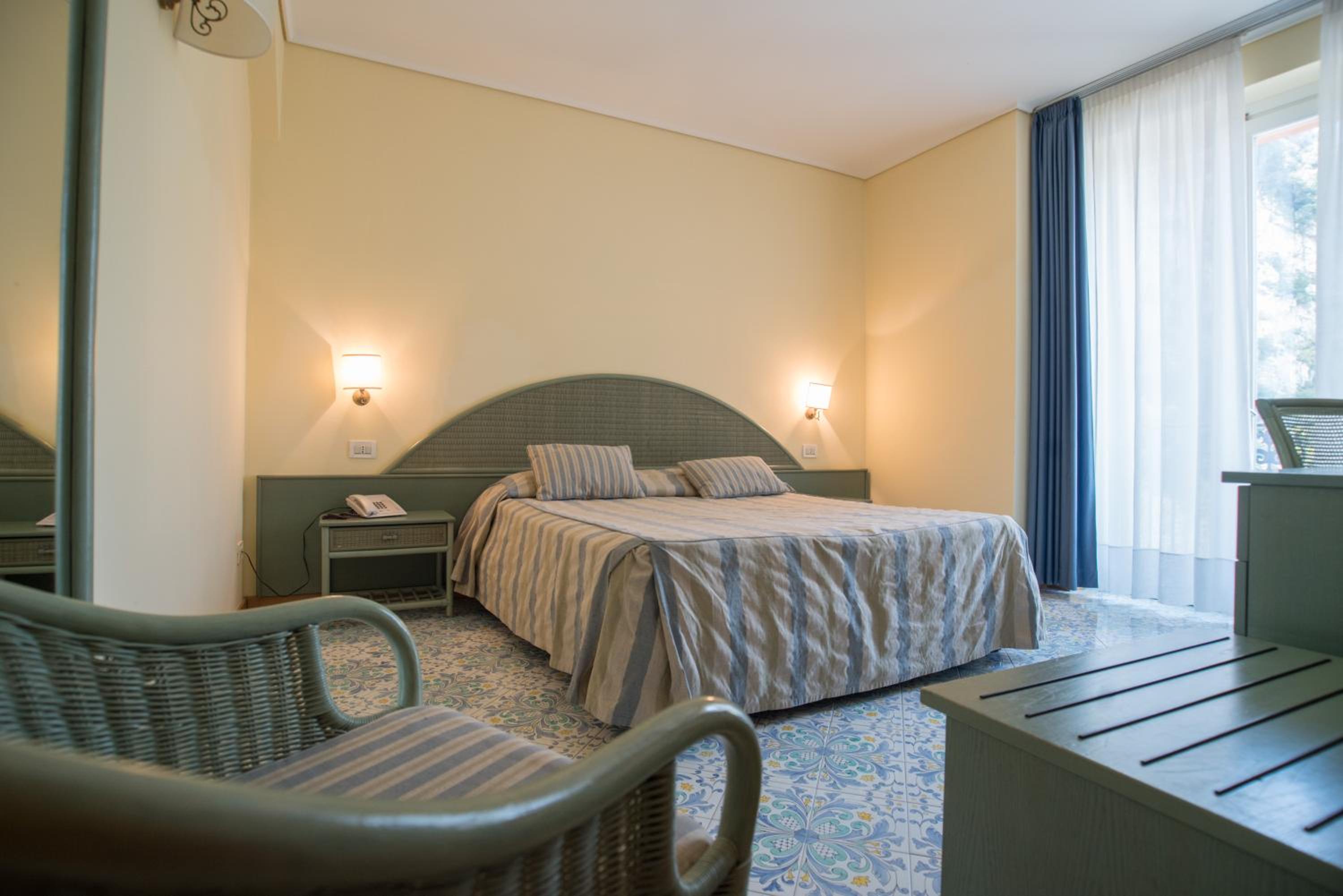 Double Room with Sea View - Photo 1