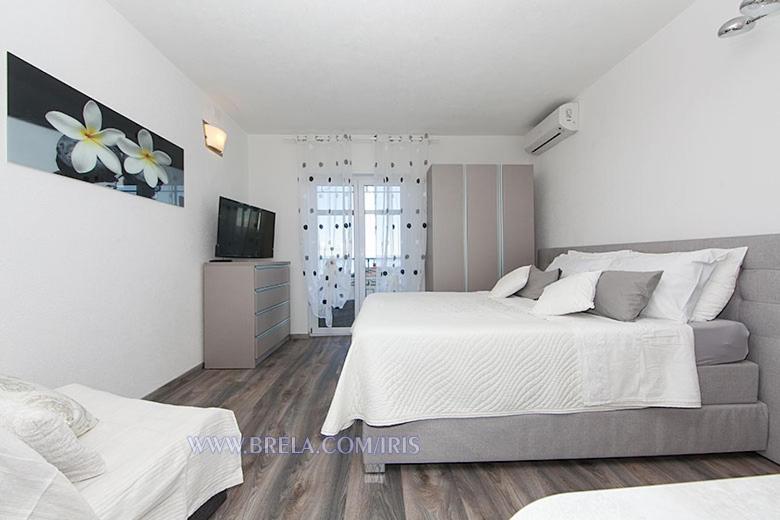 Apartment with Sea View - Photo 18