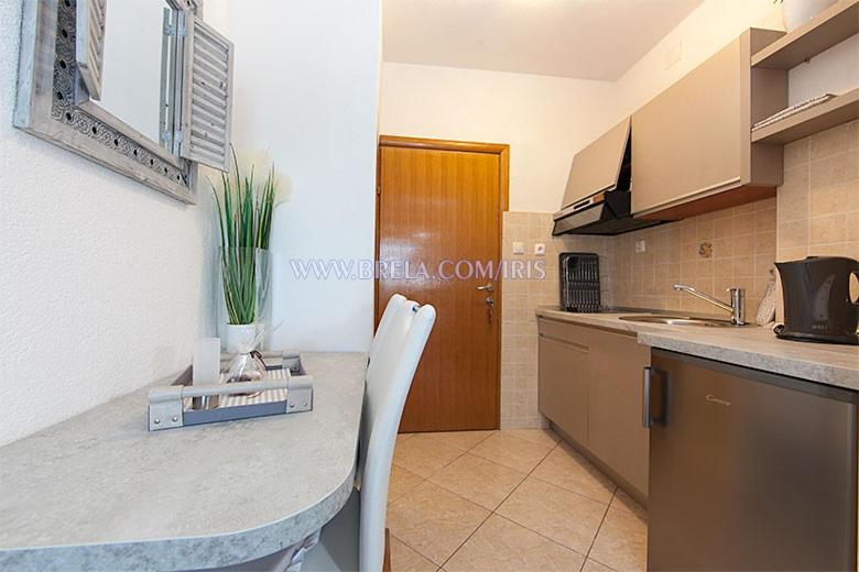 Apartment with Sea View - Photo 10
