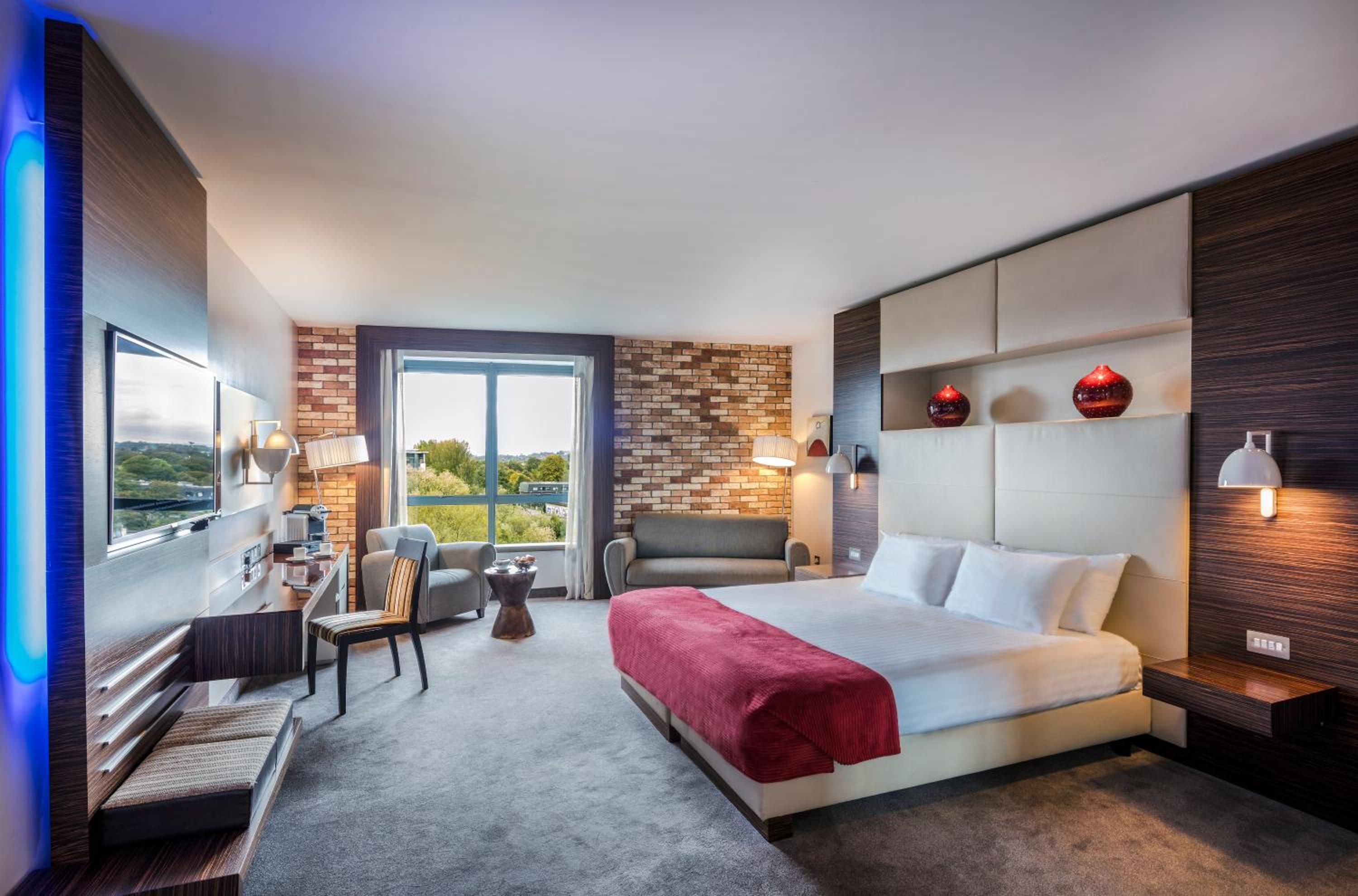 Superior King Room - Photo 5