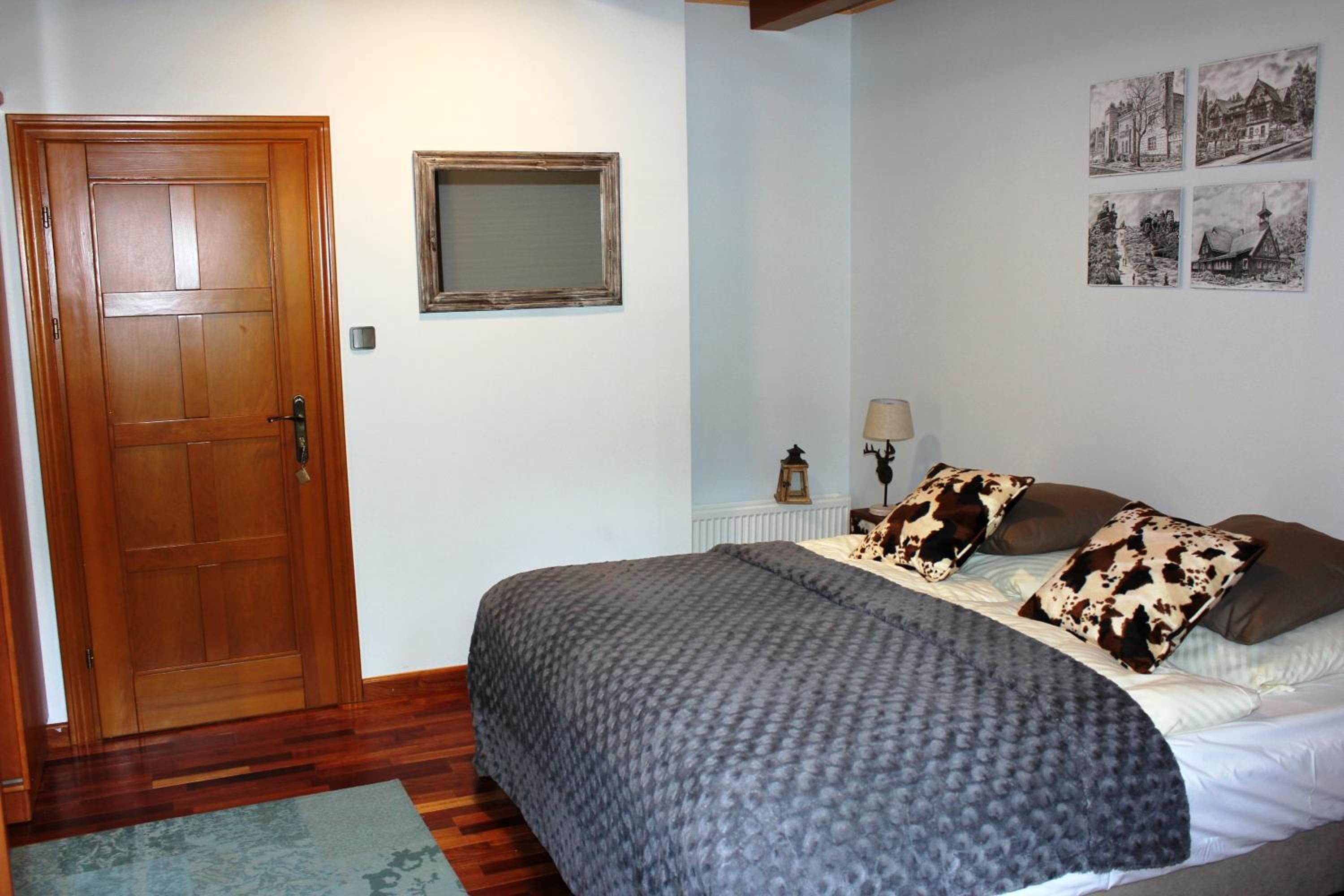 Standard Double or Twin Room with Balcony and Mountain View photo 1