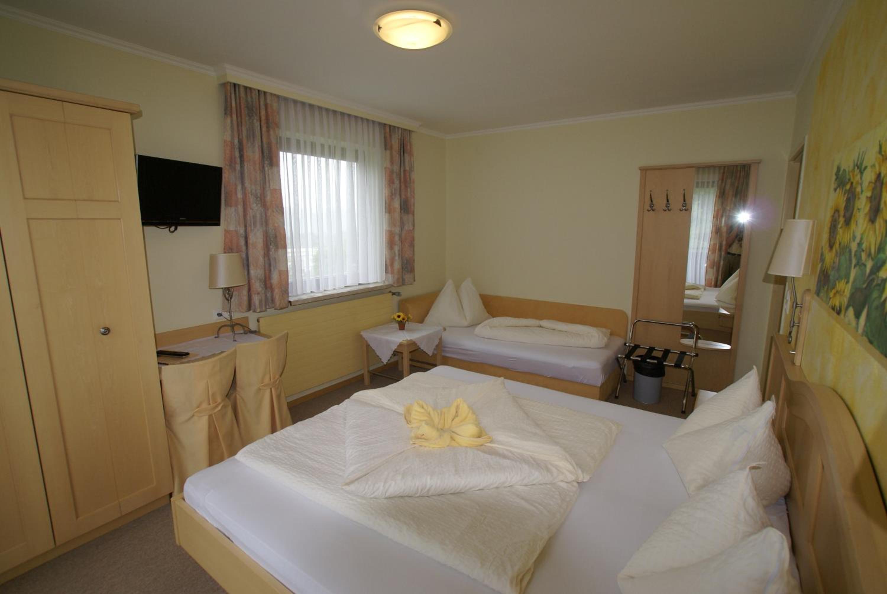 Triple Room - Photo 6