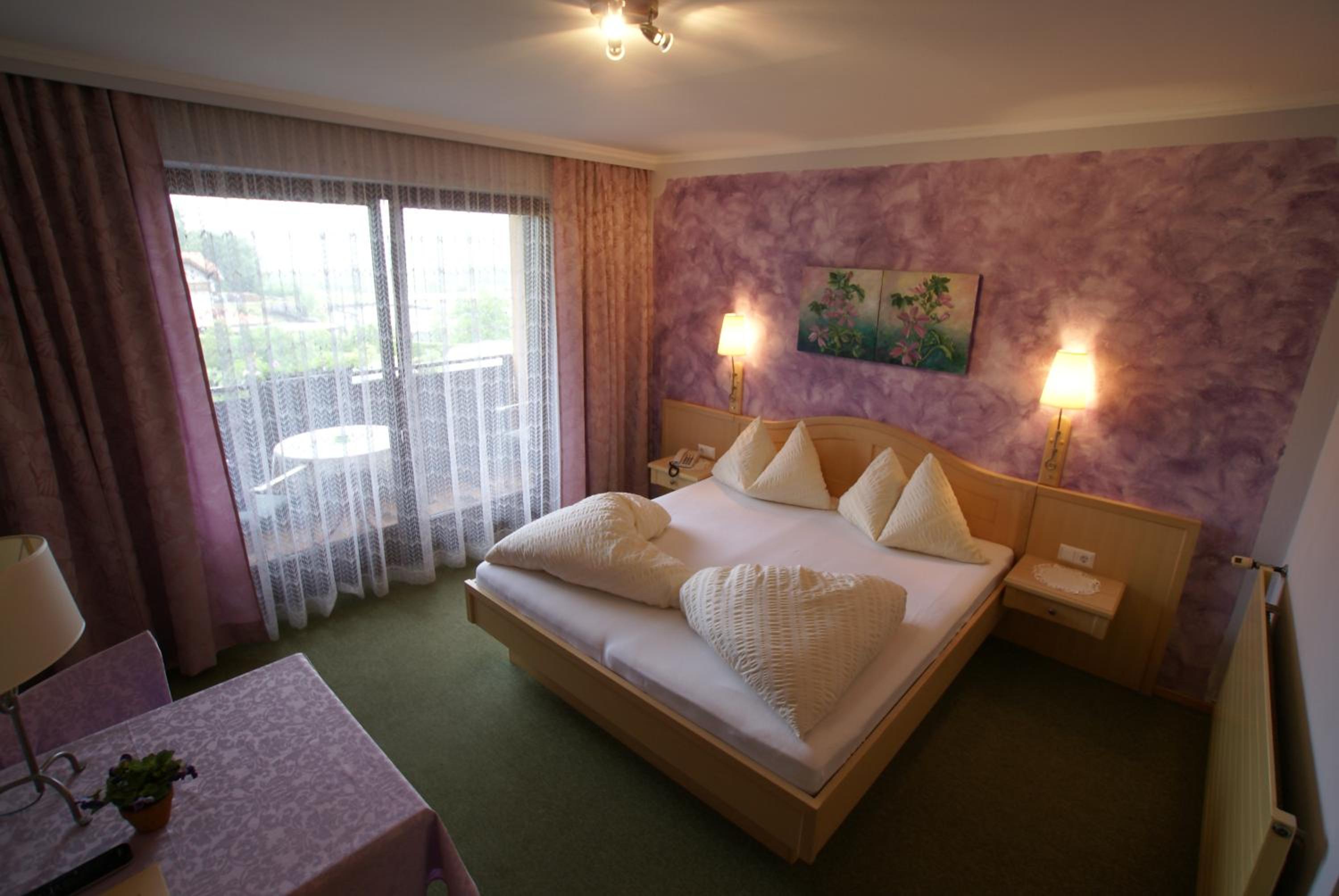 Double Room with Balcony or Terrace - Photo 8