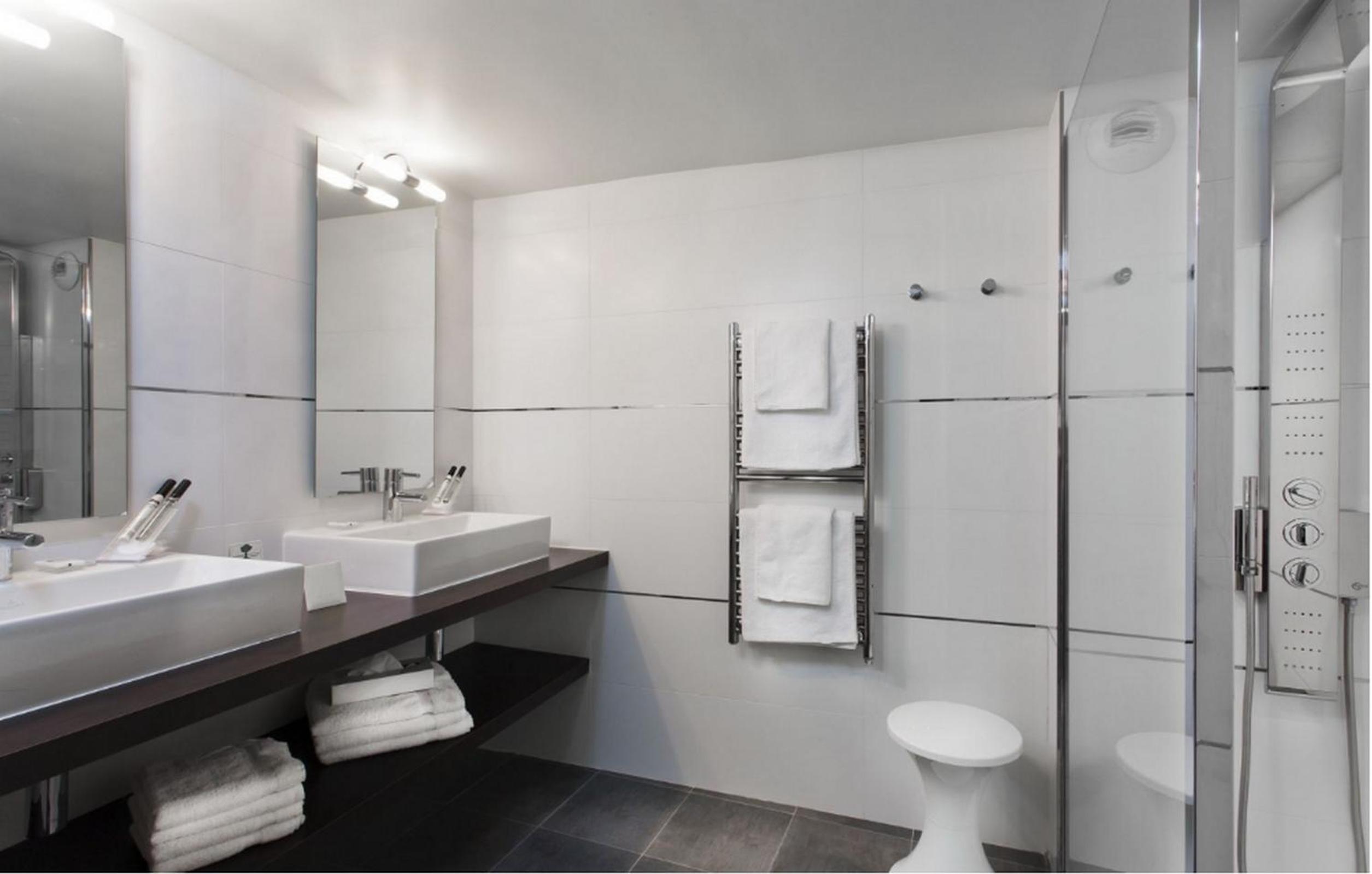 Superior Double or Twin Room photo 2