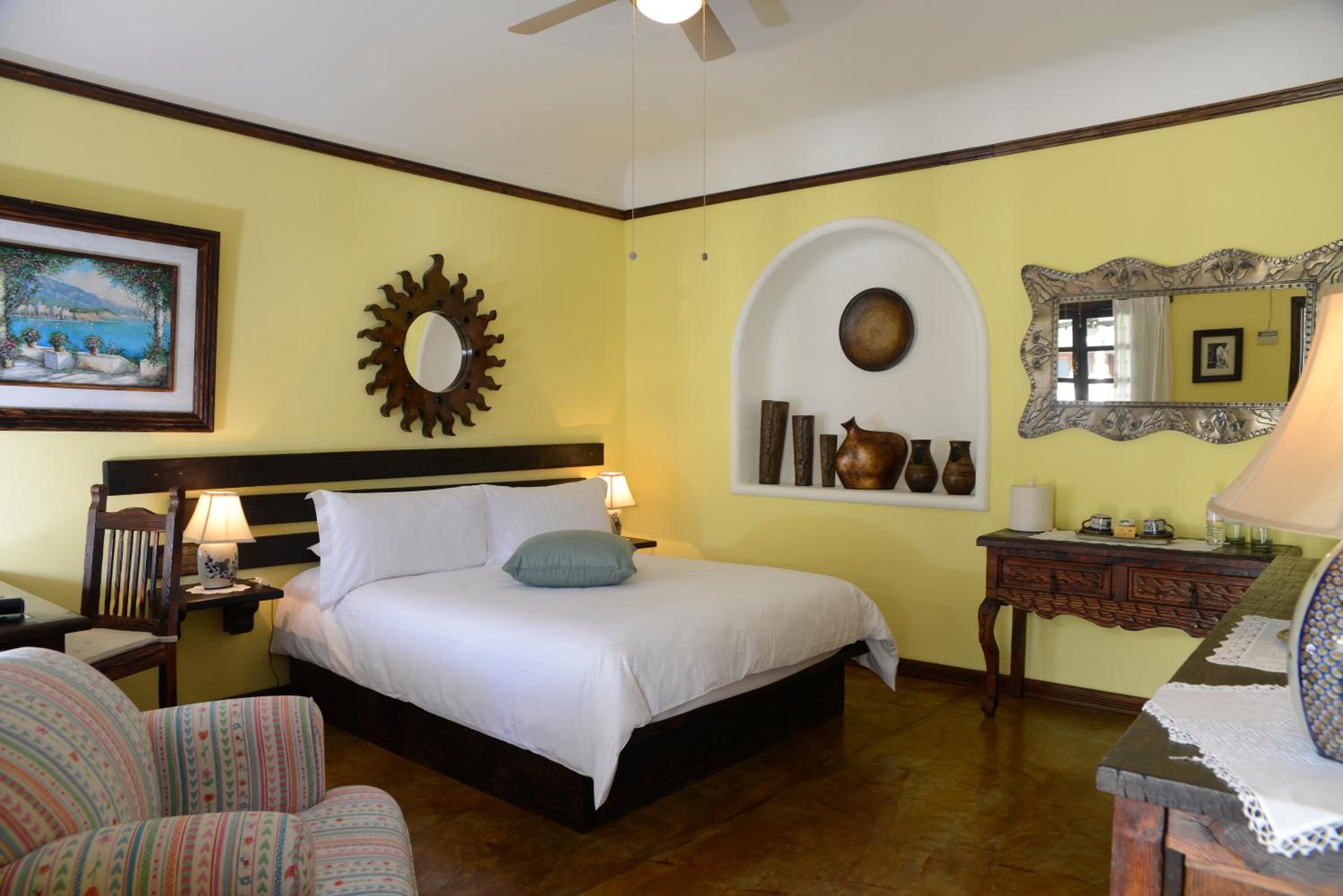 Standard Queen Room