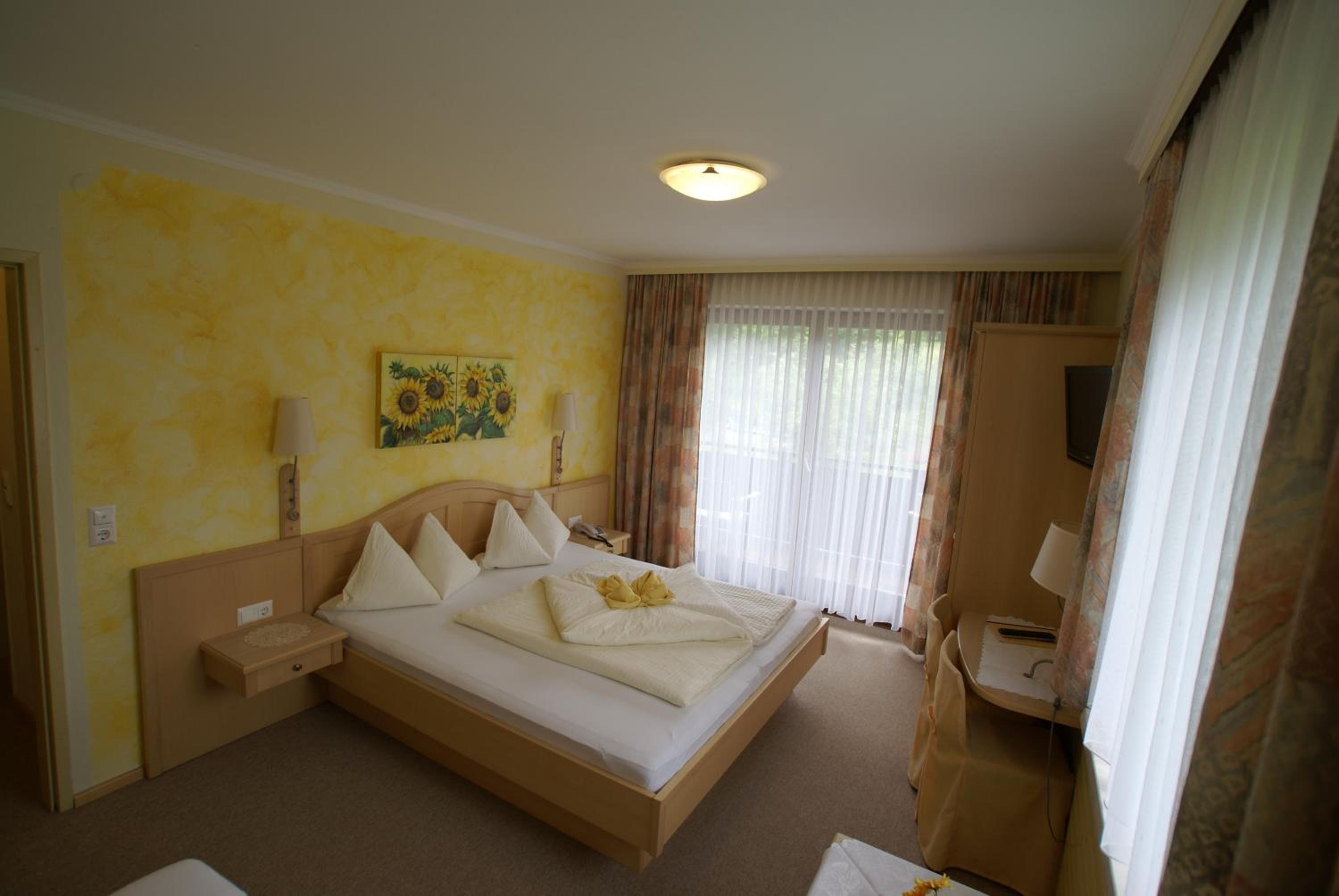 Double Room with Balcony or Terrace - Photo 1