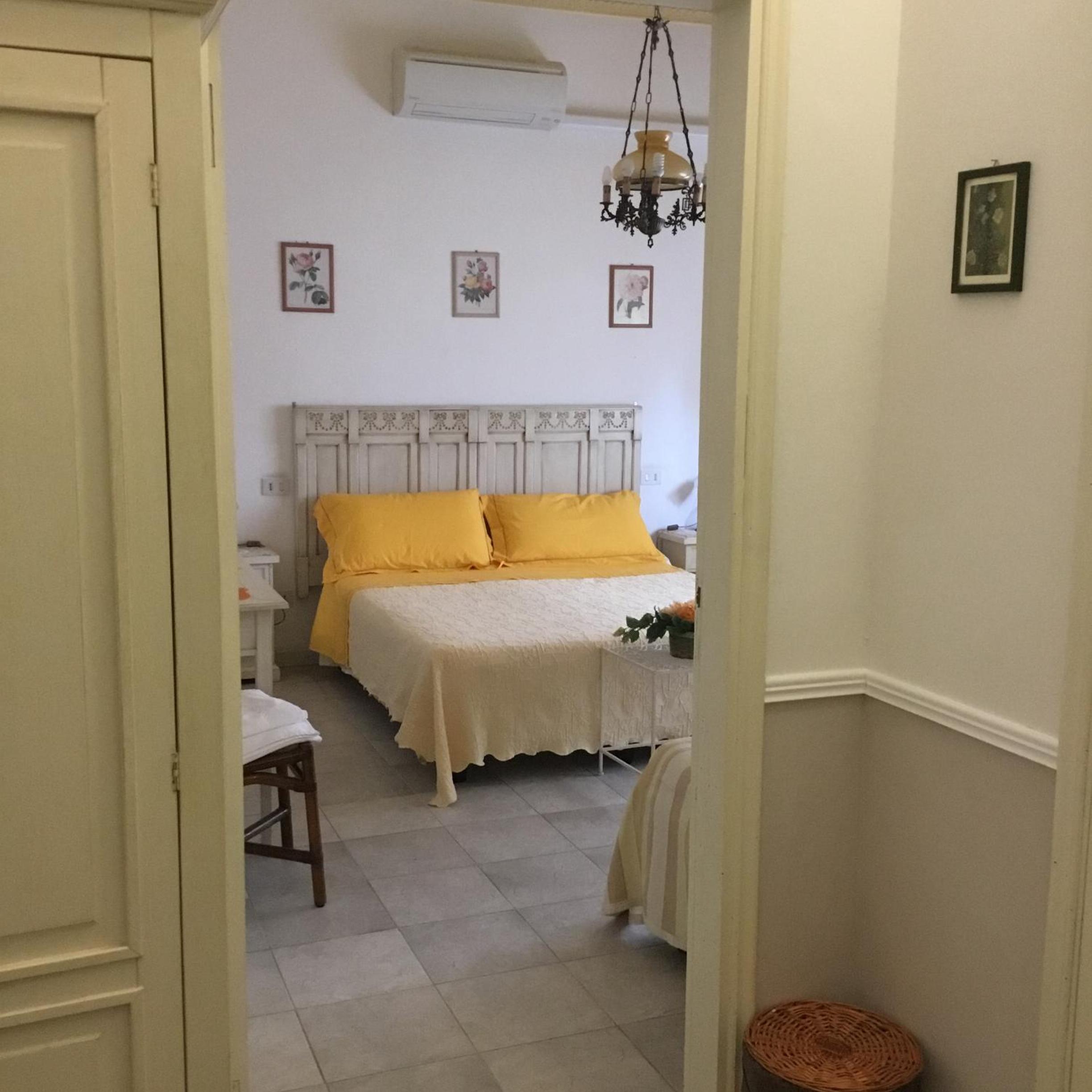 Triple Room with Private Bathroom - Photo 9