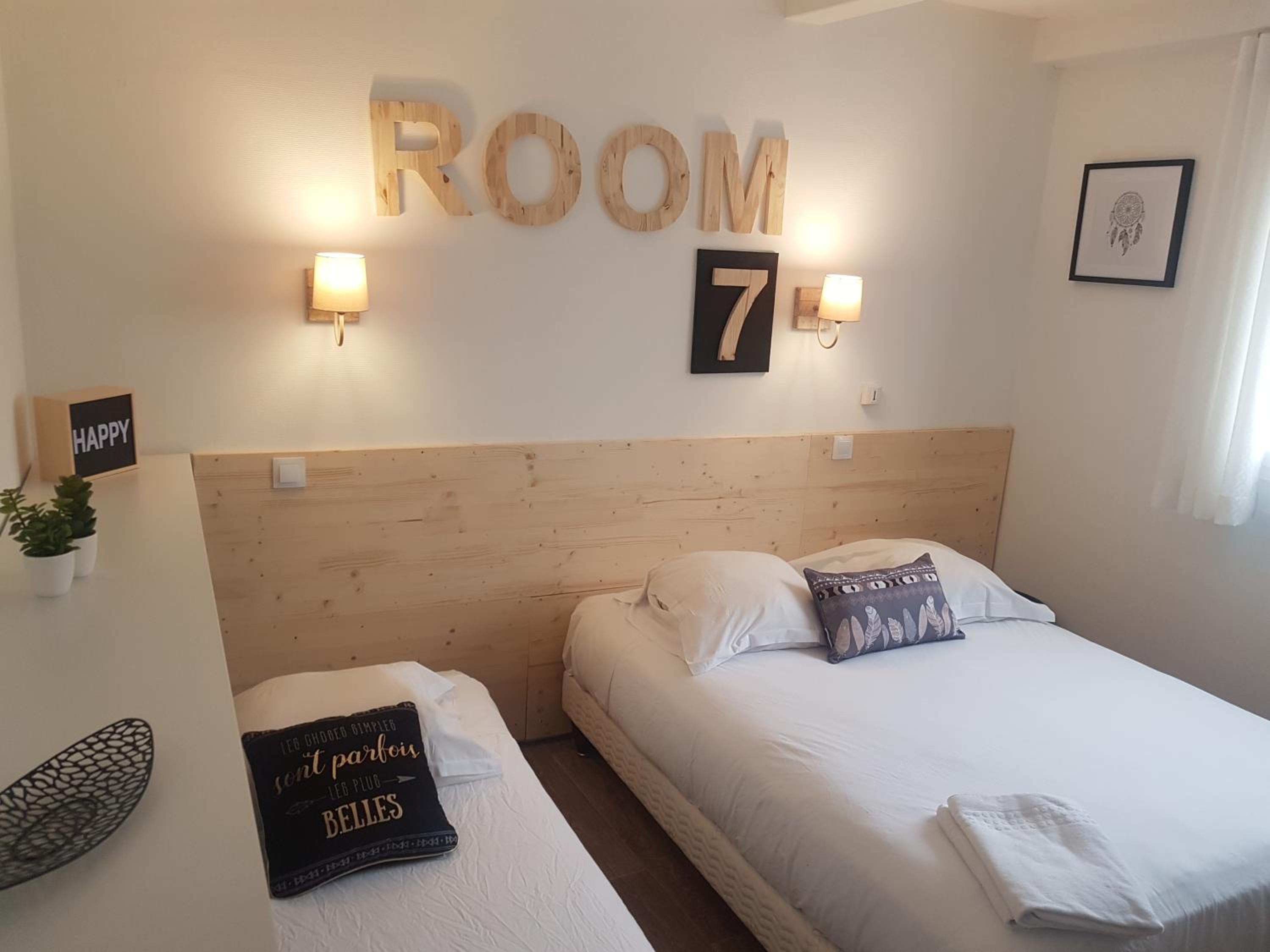 Standard Triple Room - Photo 4