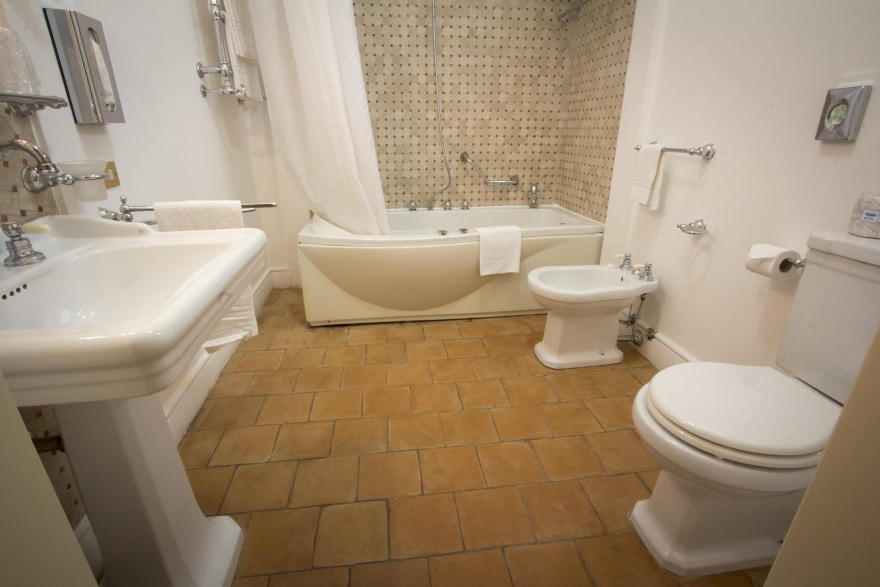 Standard Double Room - Annex - Photo 6