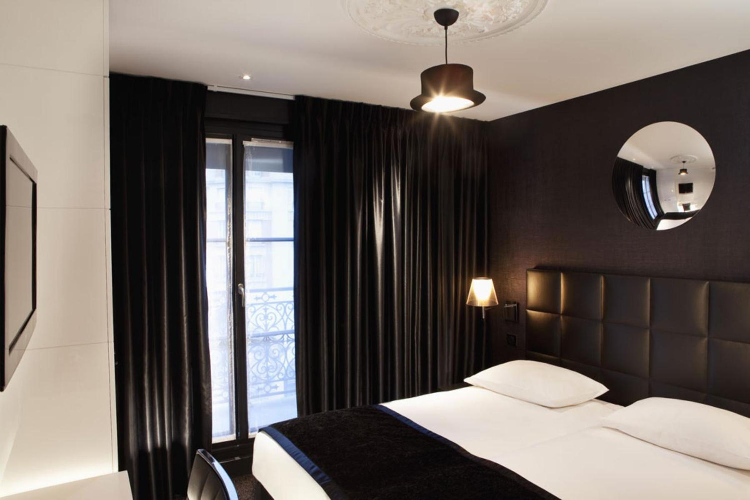 Deluxe Double Room with Eiffel Tower view
