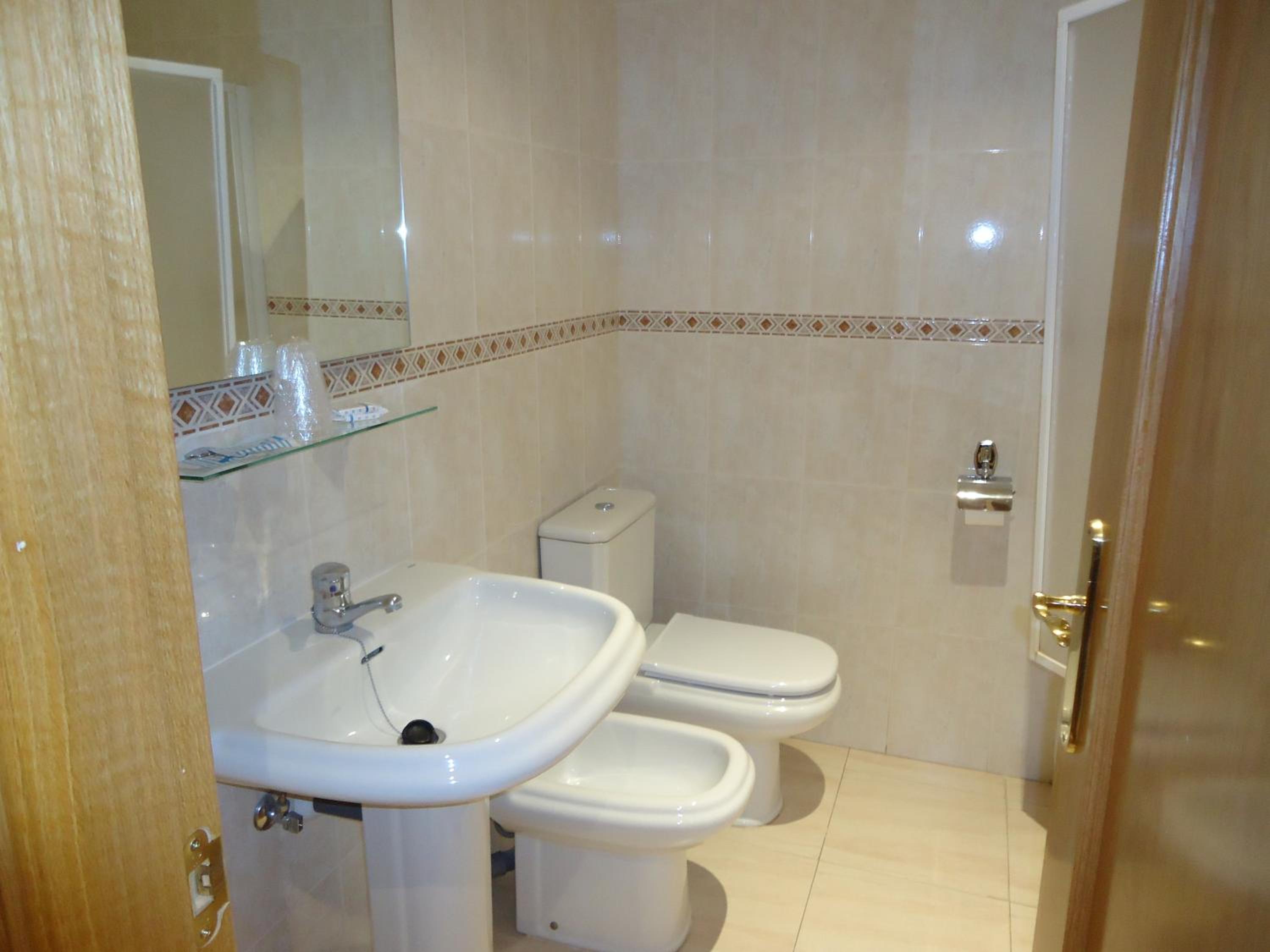 Double or Twin Room photo 3