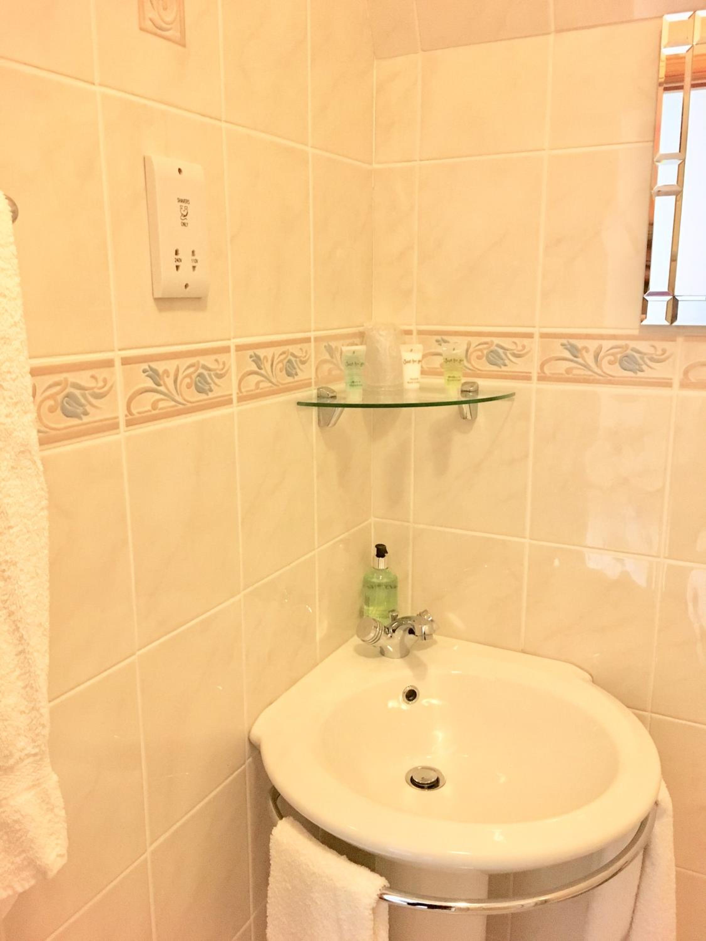 Double Room with Garden View - Photo 4