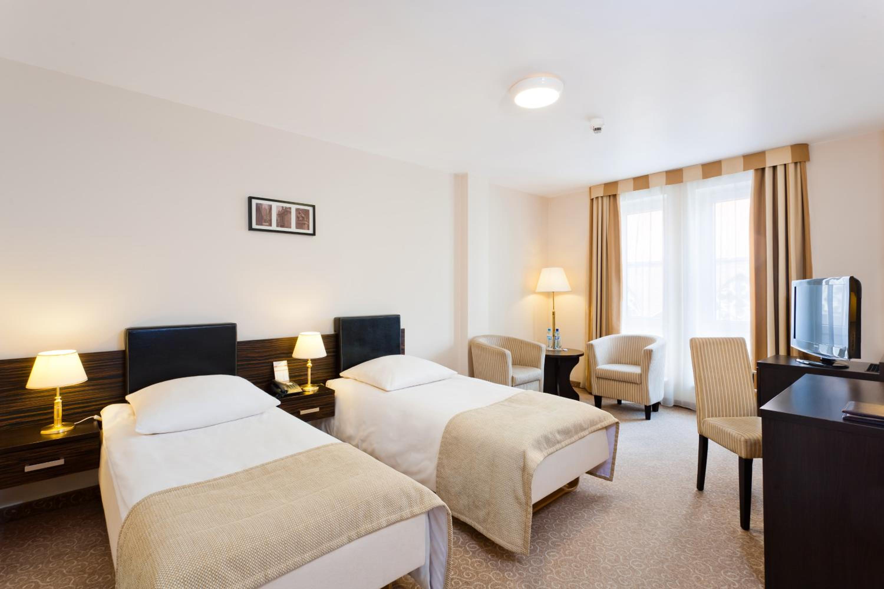 Standard Twin Room - Photo 1