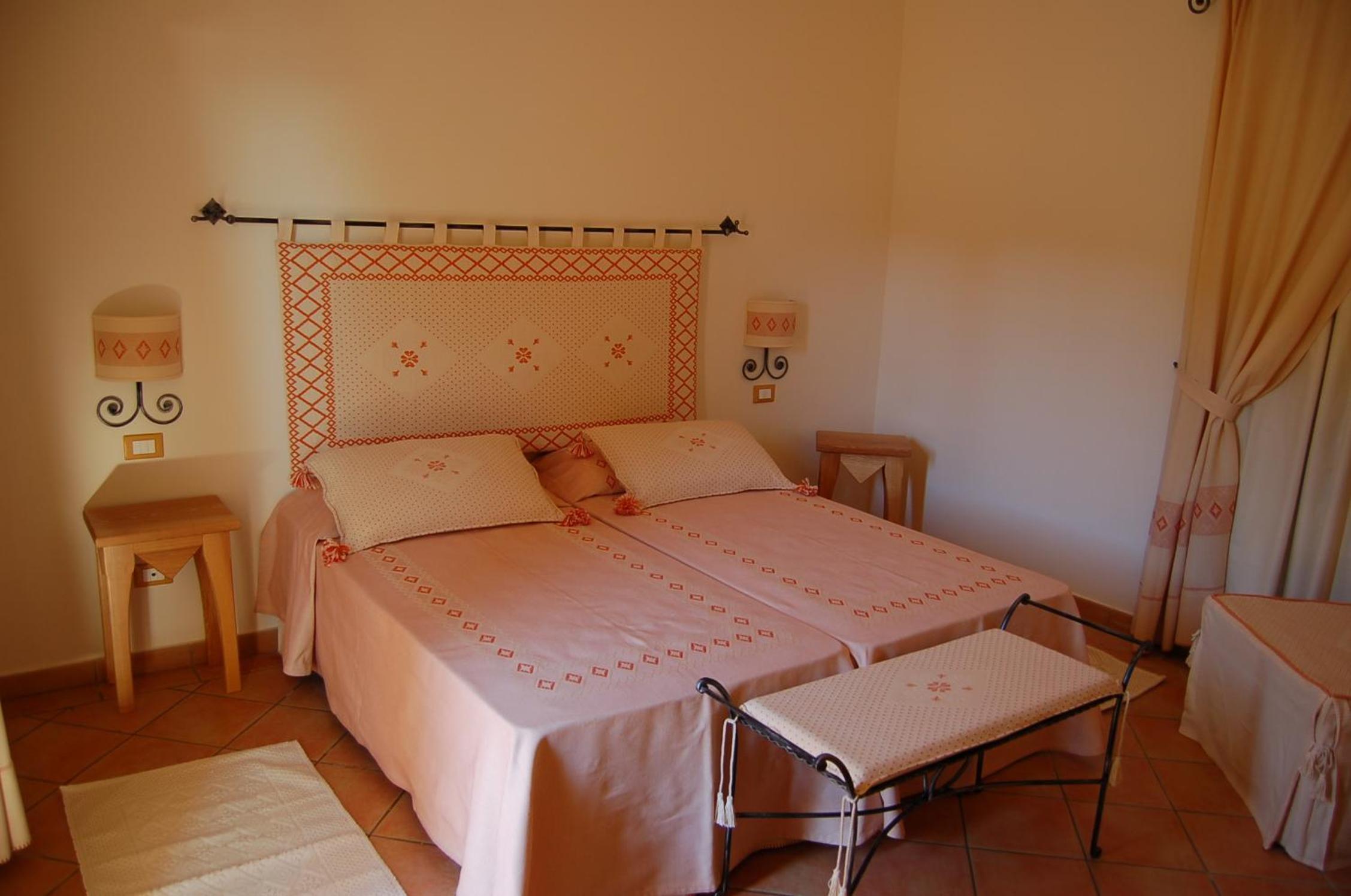 Superior Double Room with Lake View - Photo 3